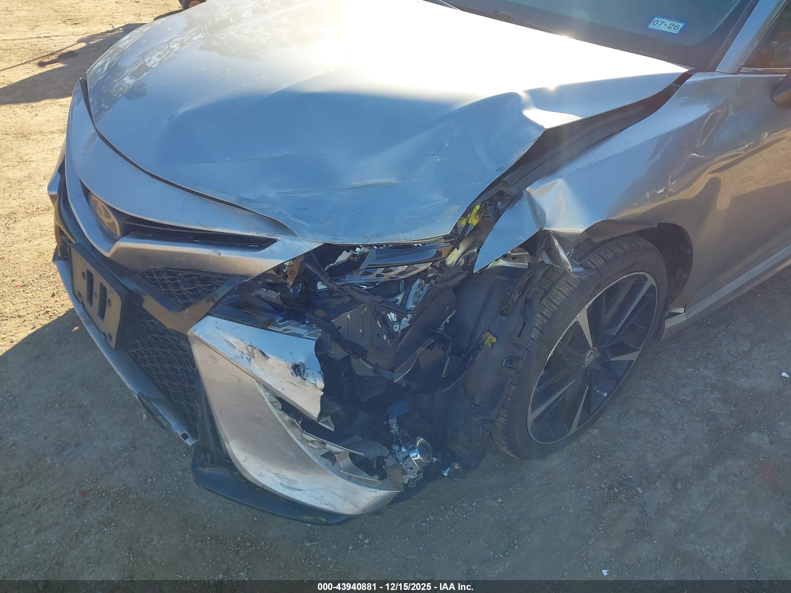 TOYOTA CAMRY image 6