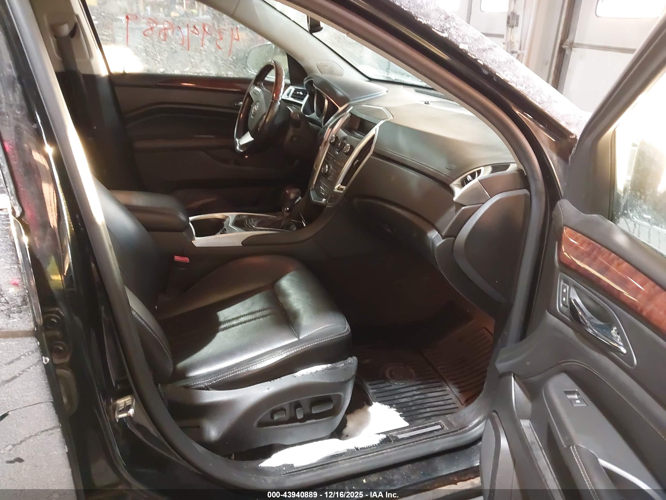 CADILLAC SRX image 5