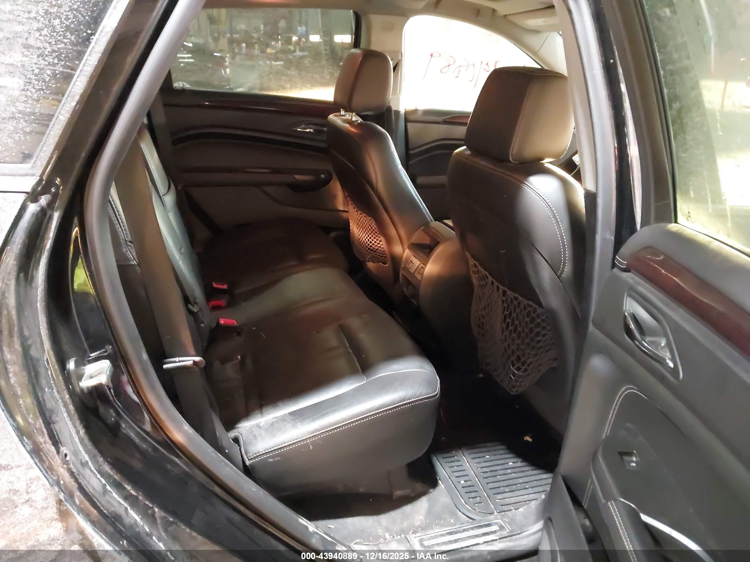 CADILLAC SRX image 8