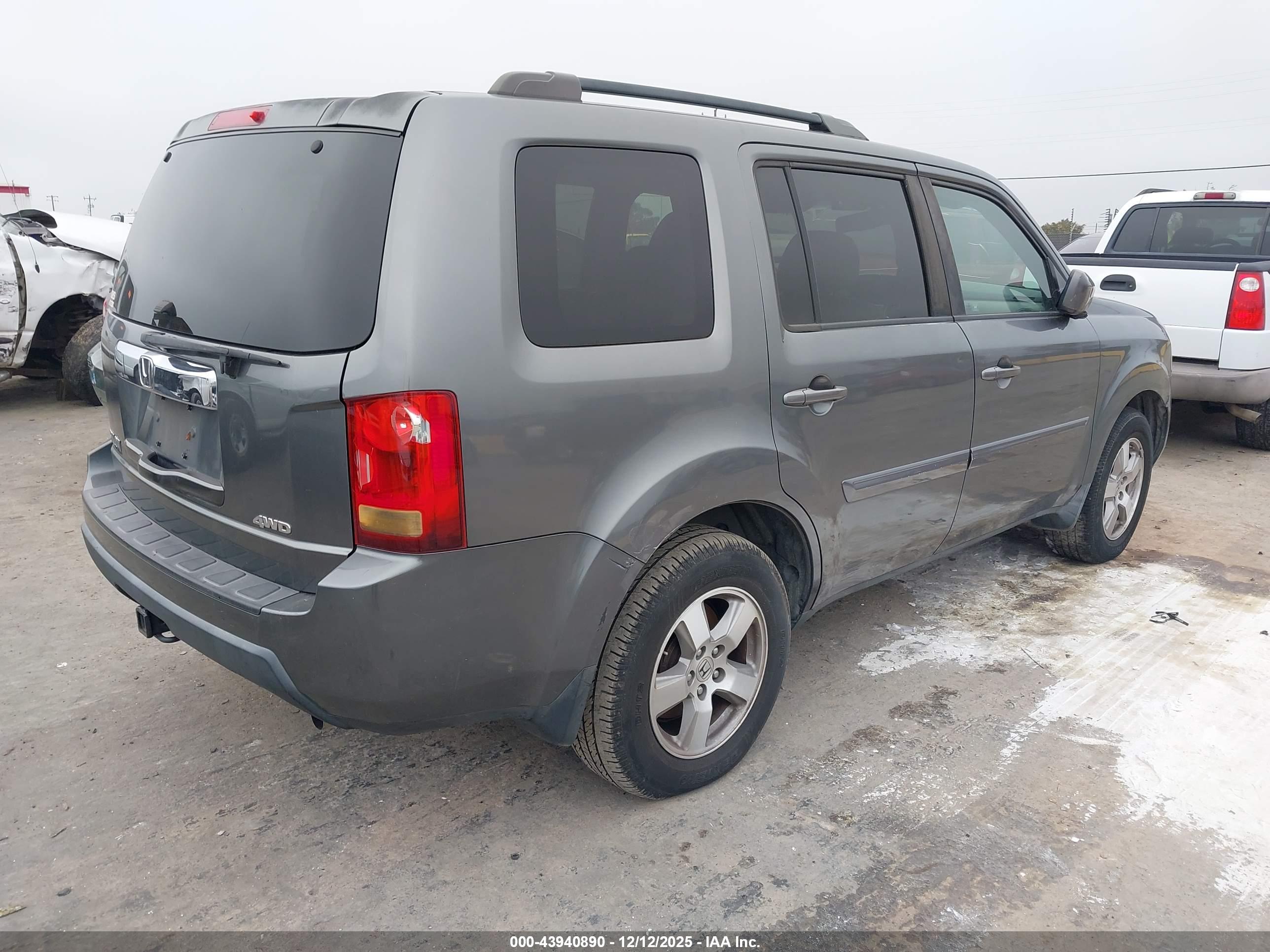 HONDA PILOT image 4