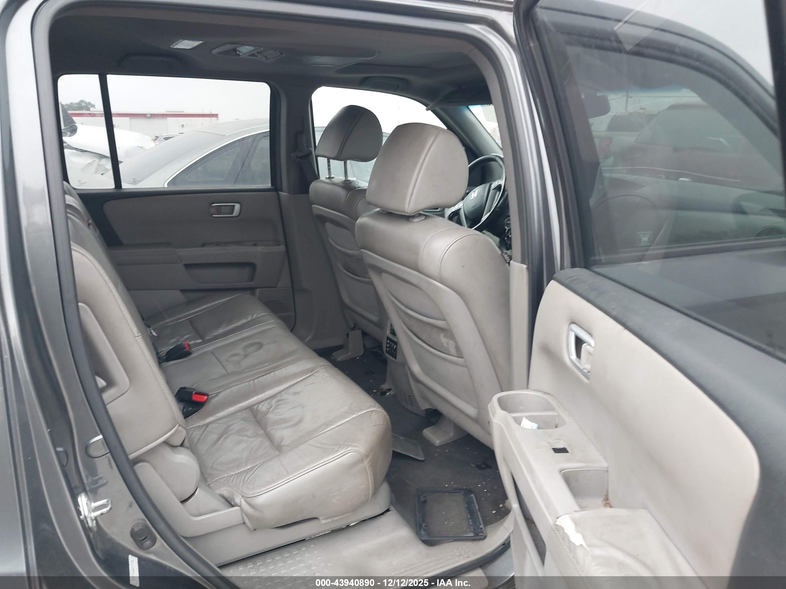 HONDA PILOT image 8