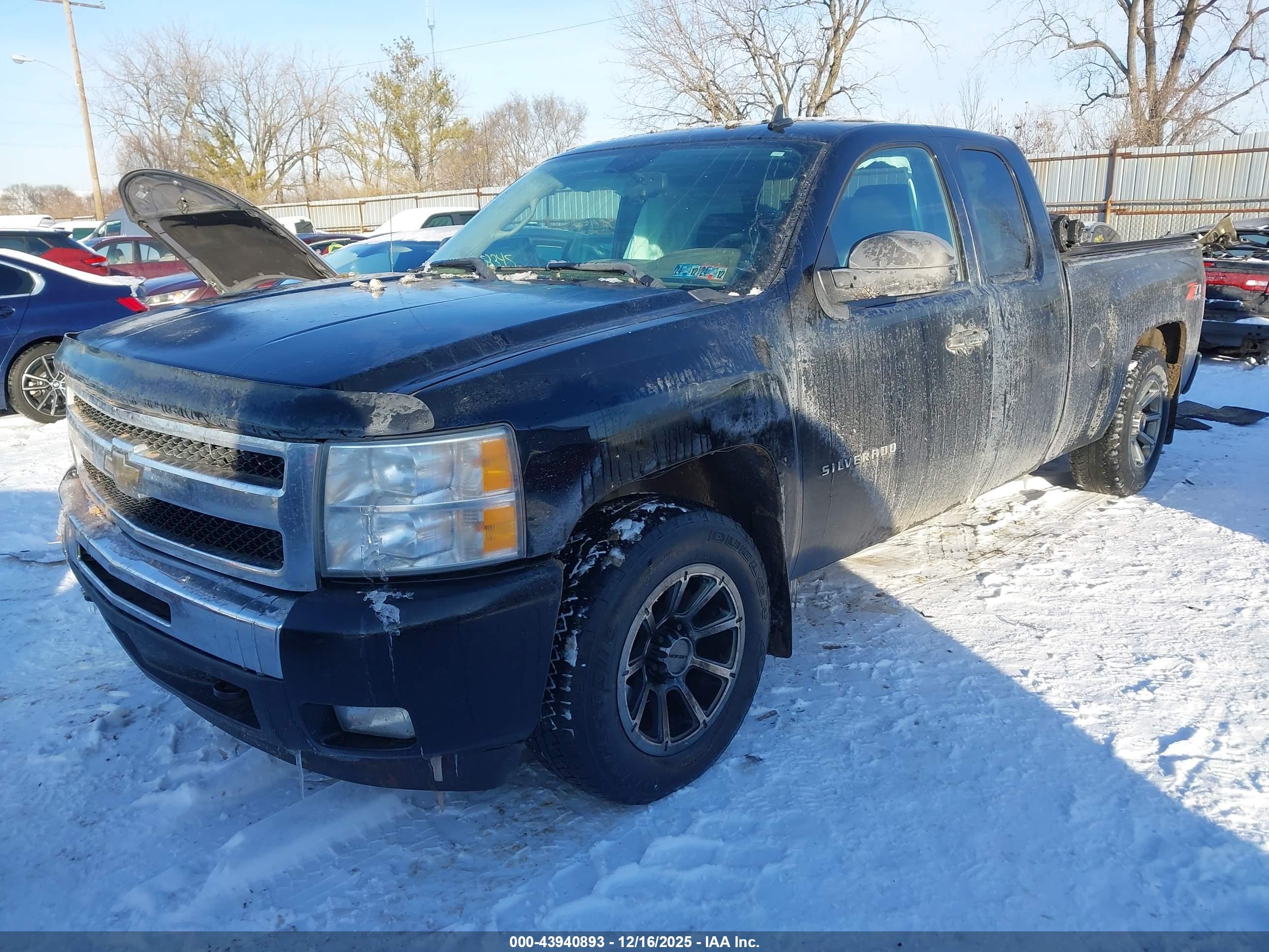 CHEVROLET SILVERADO image 2