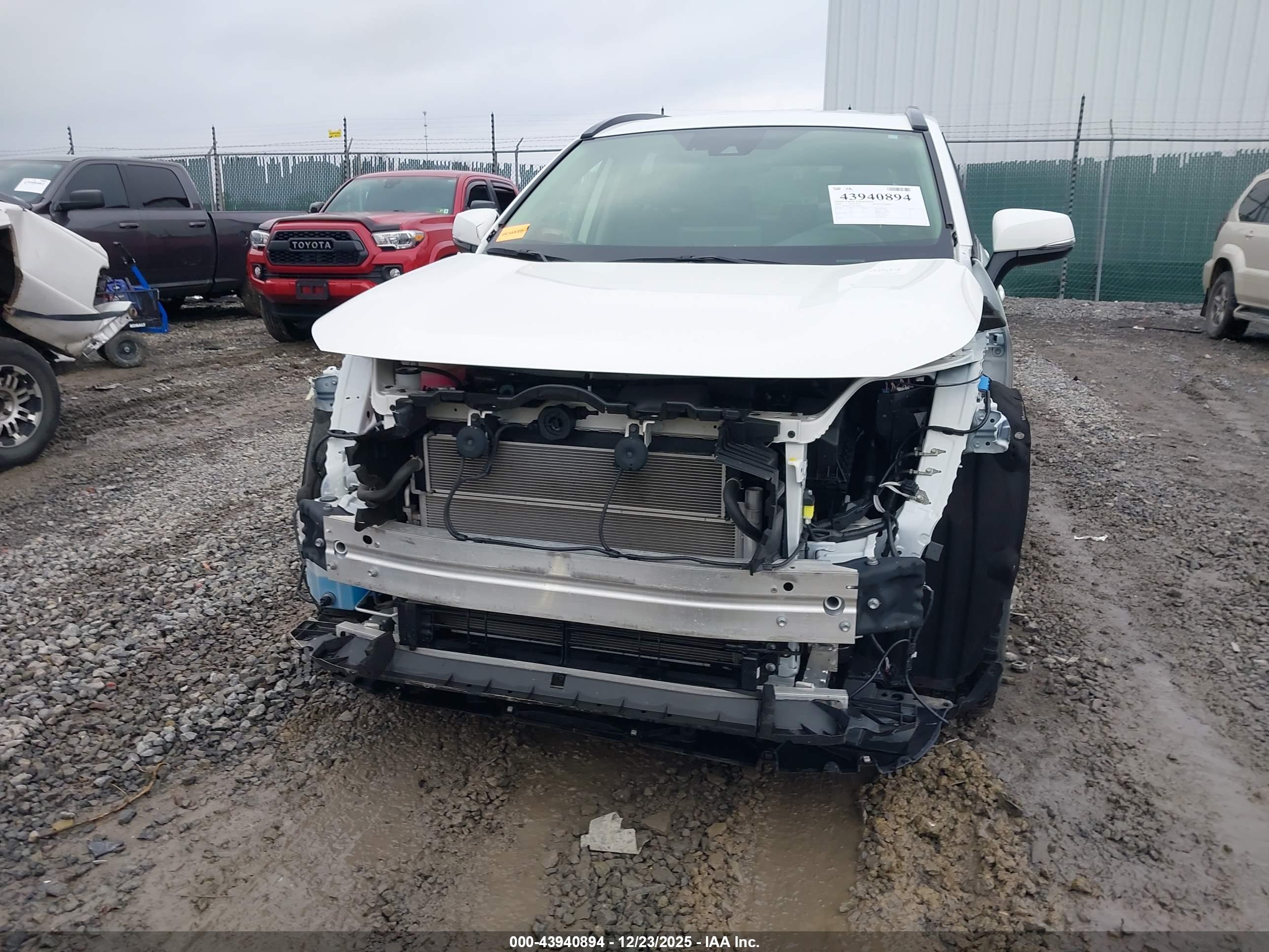 TOYOTA RAV4 image 6