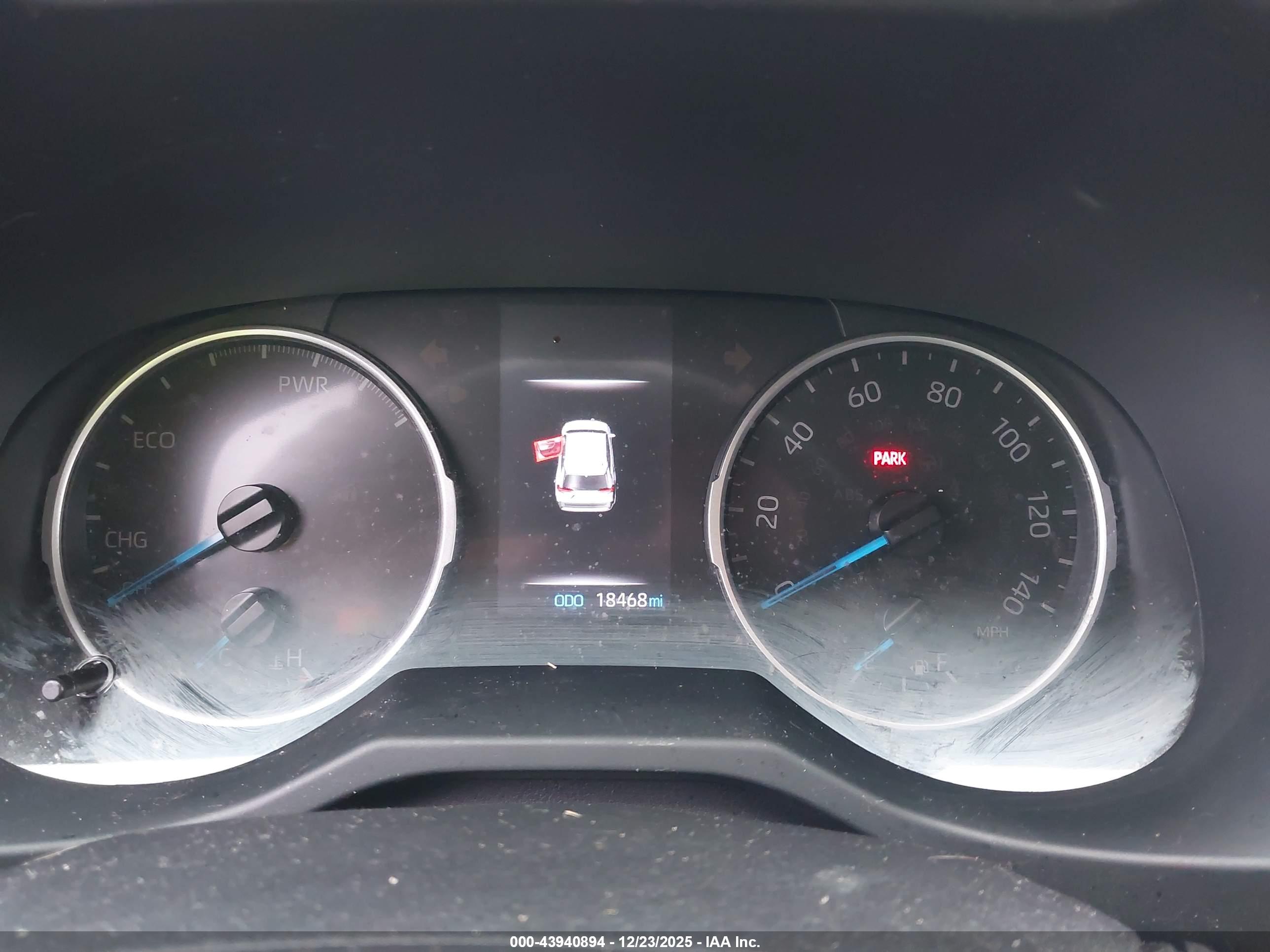 TOYOTA RAV4 image 7