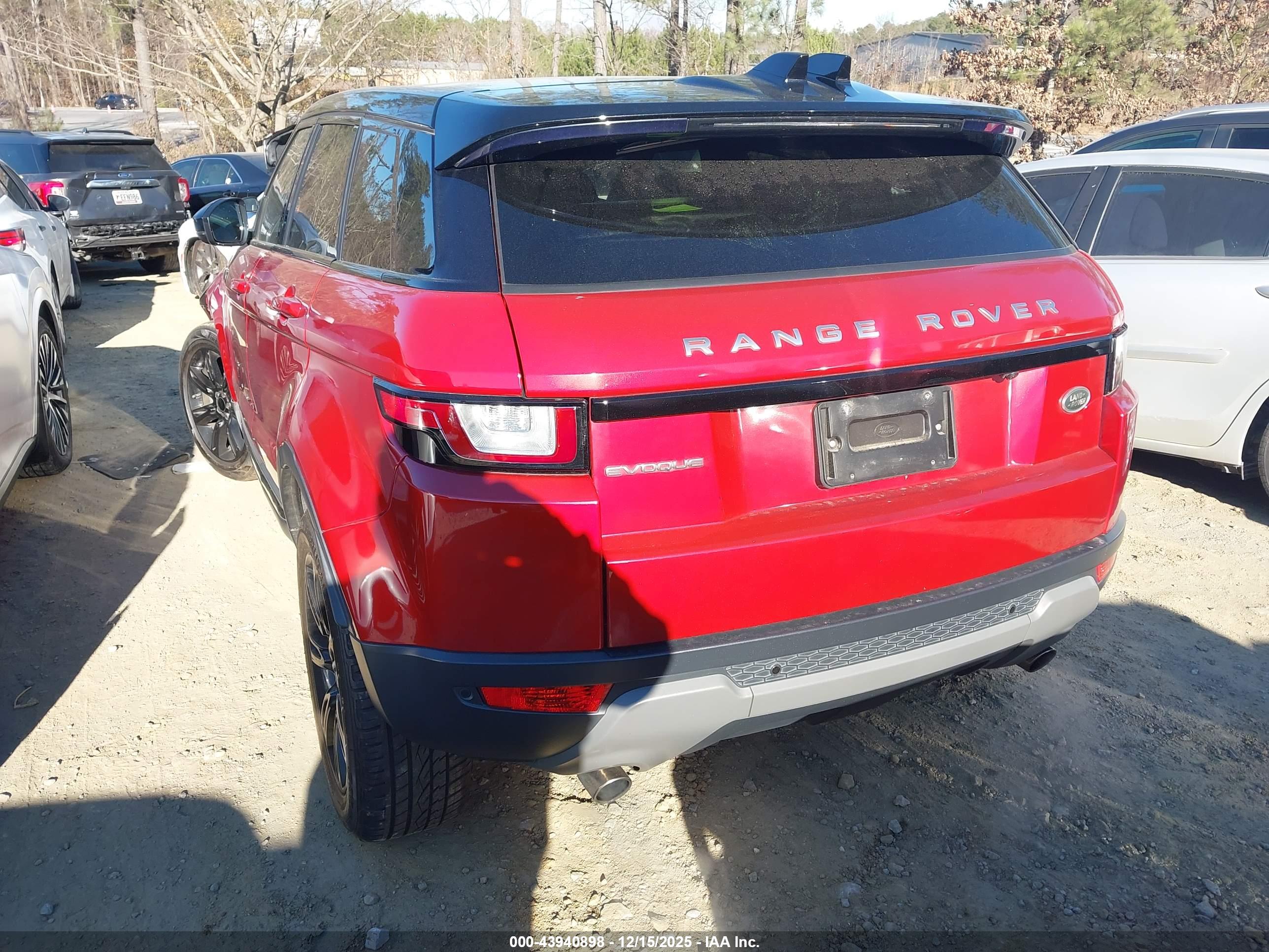 LAND ROVER image 3
