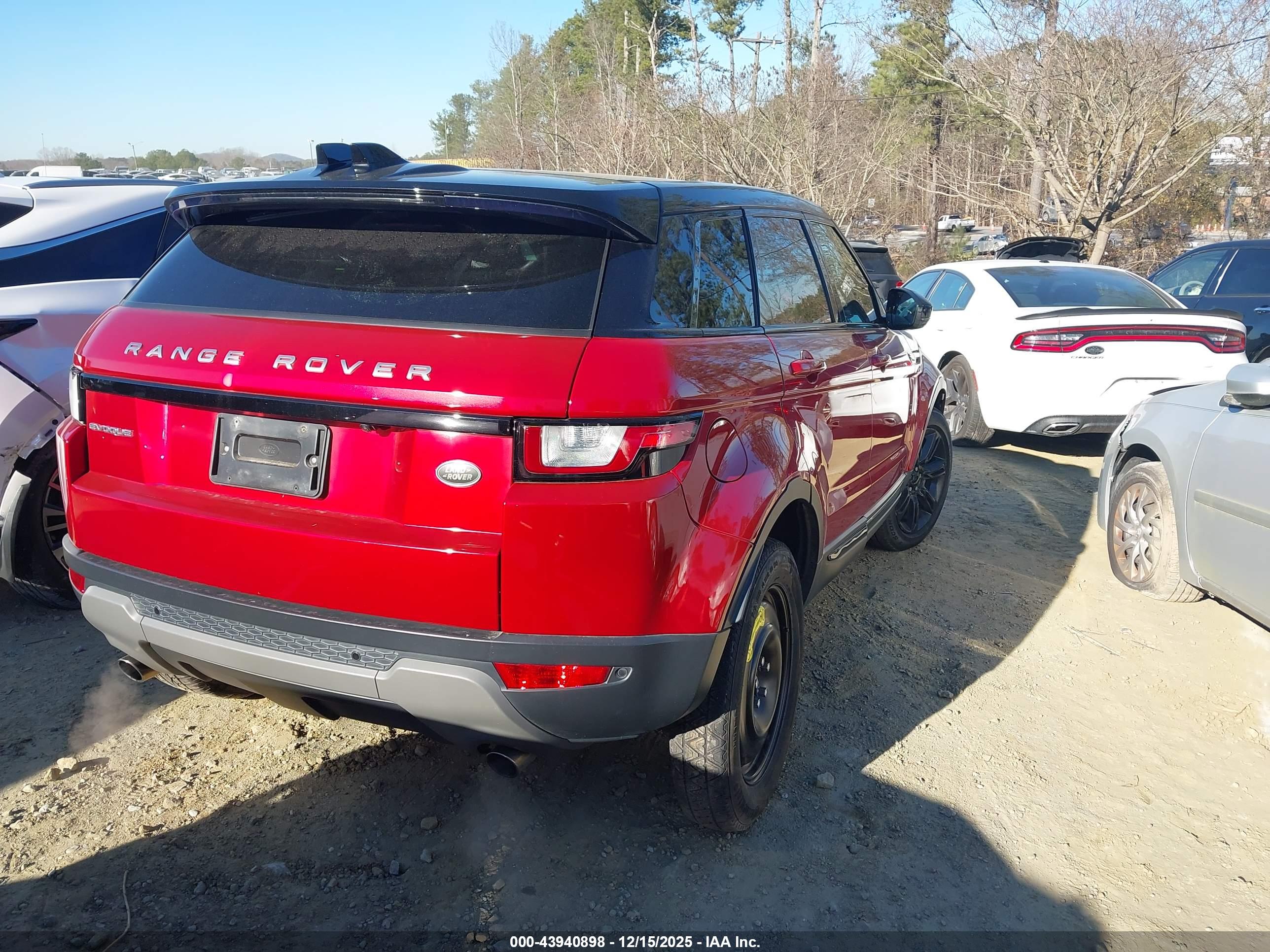 LAND ROVER image 4