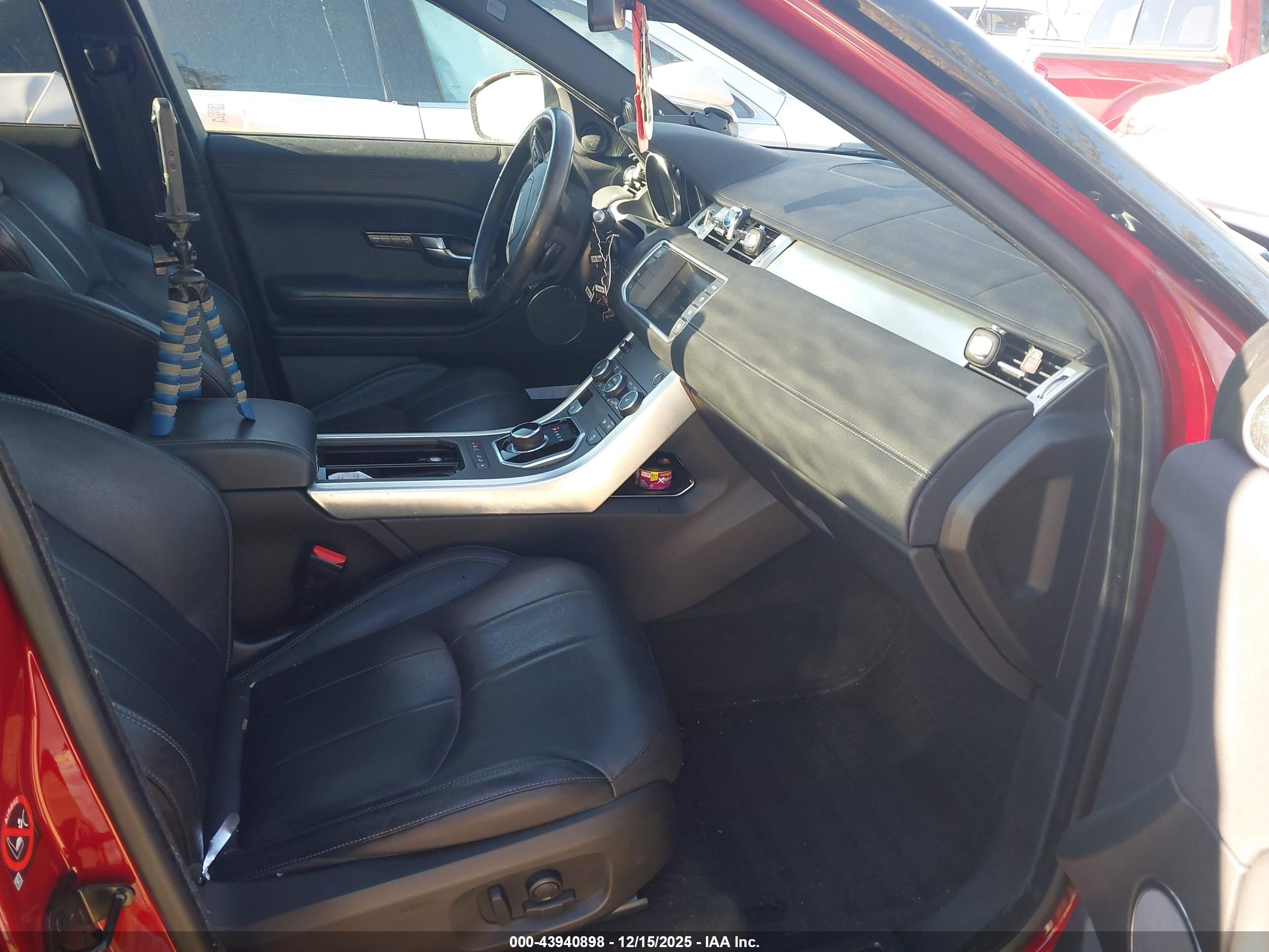 LAND ROVER image 5
