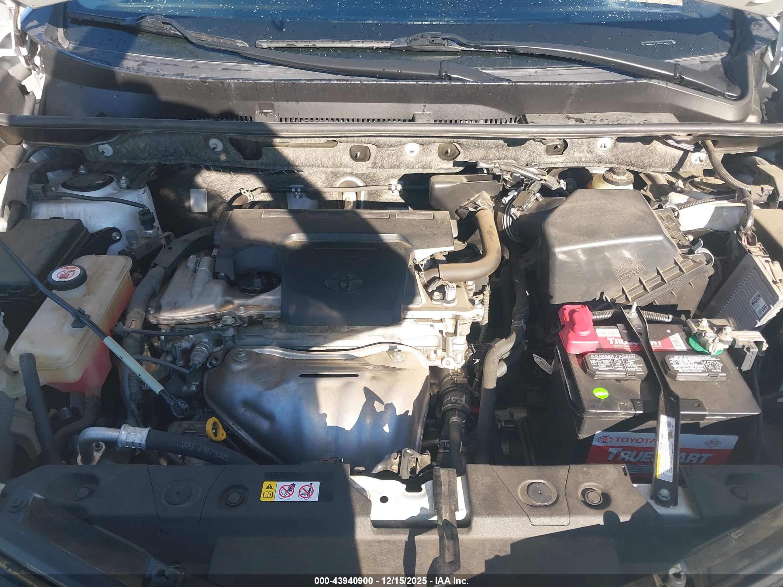 TOYOTA RAV4 image 10