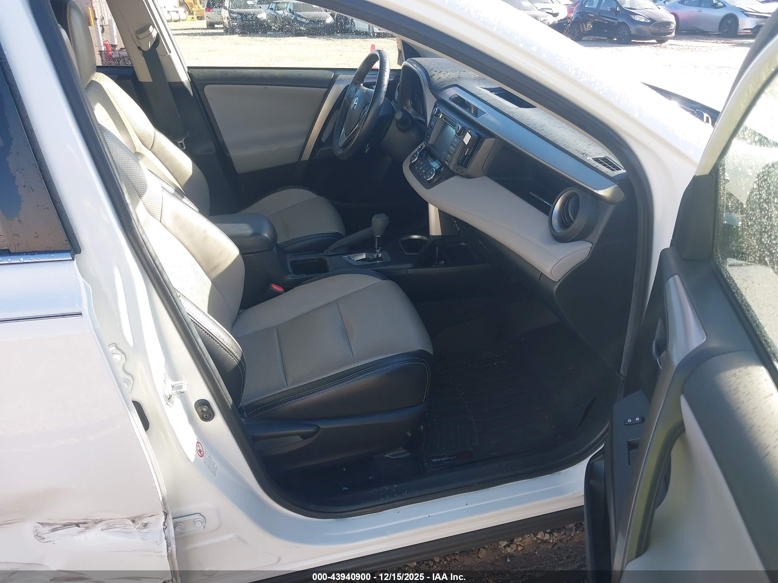 TOYOTA RAV4 image 5
