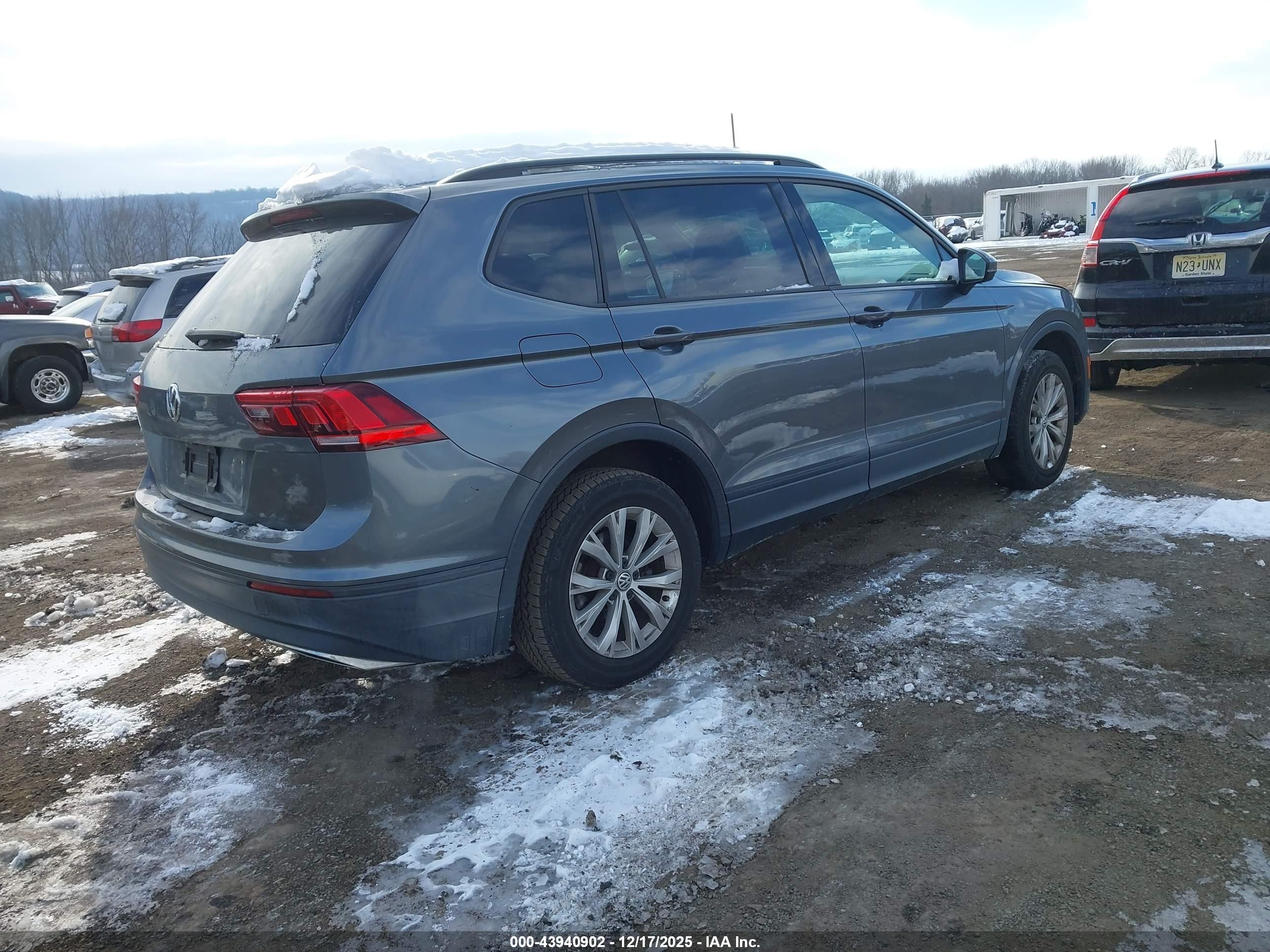 VOLKSWAGEN TIGUAN image 4
