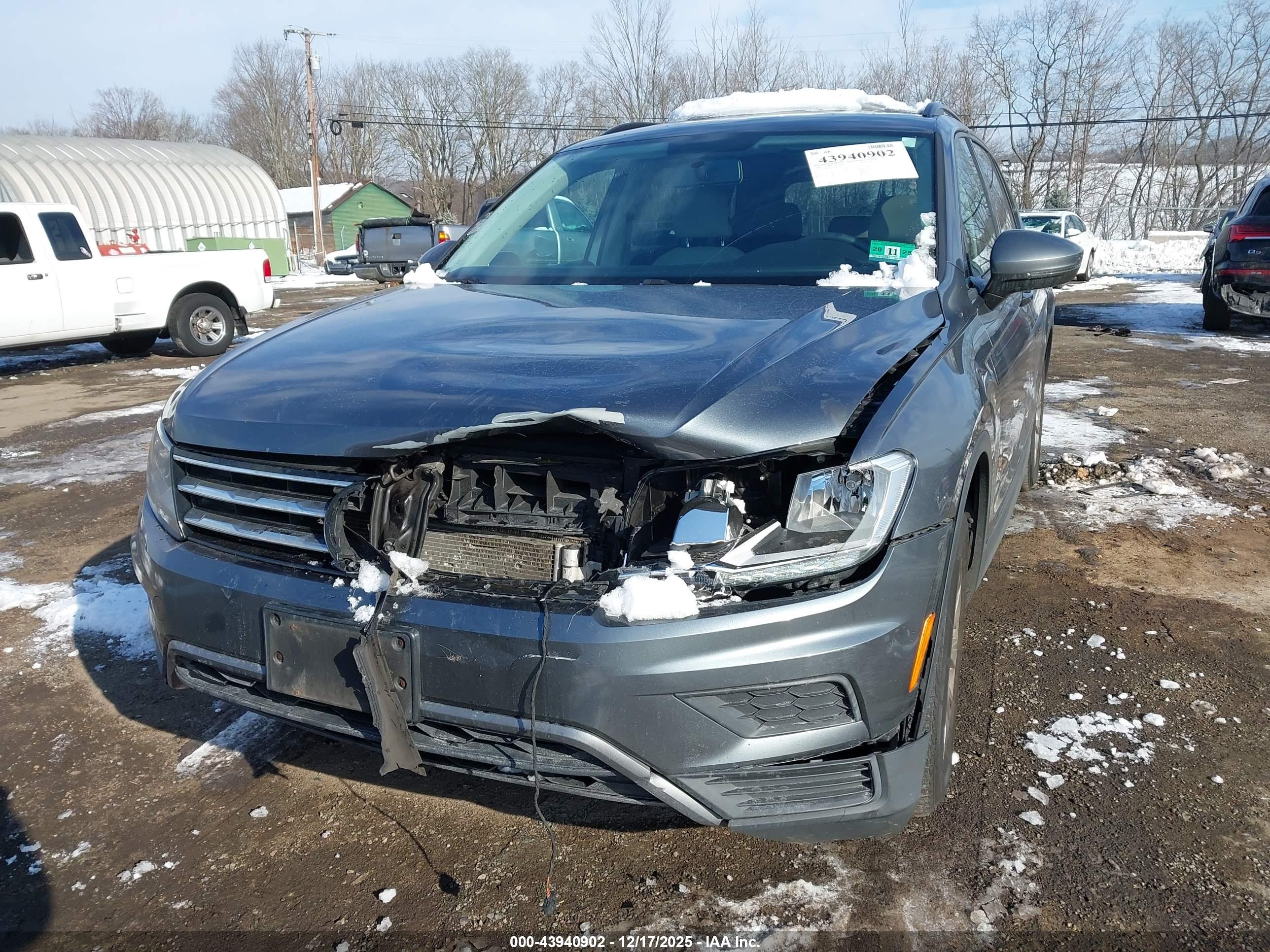 VOLKSWAGEN TIGUAN image 6