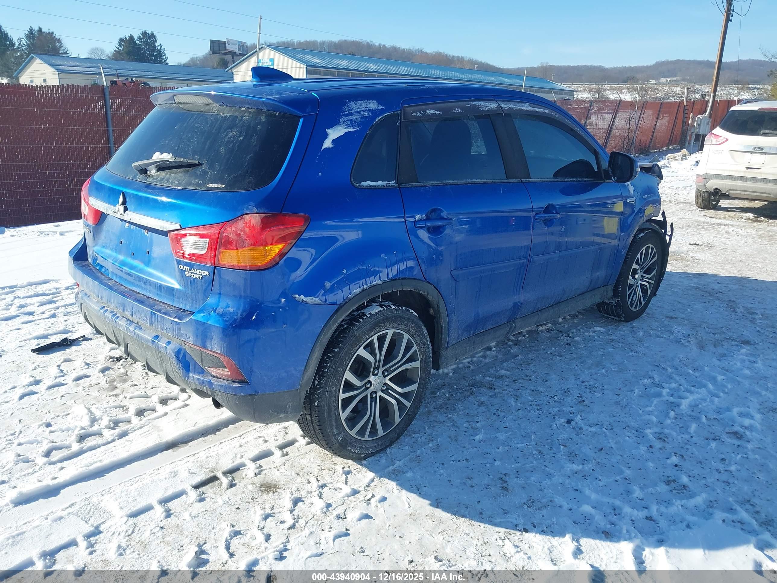 MITSUBISHI OUTLANDER image 4
