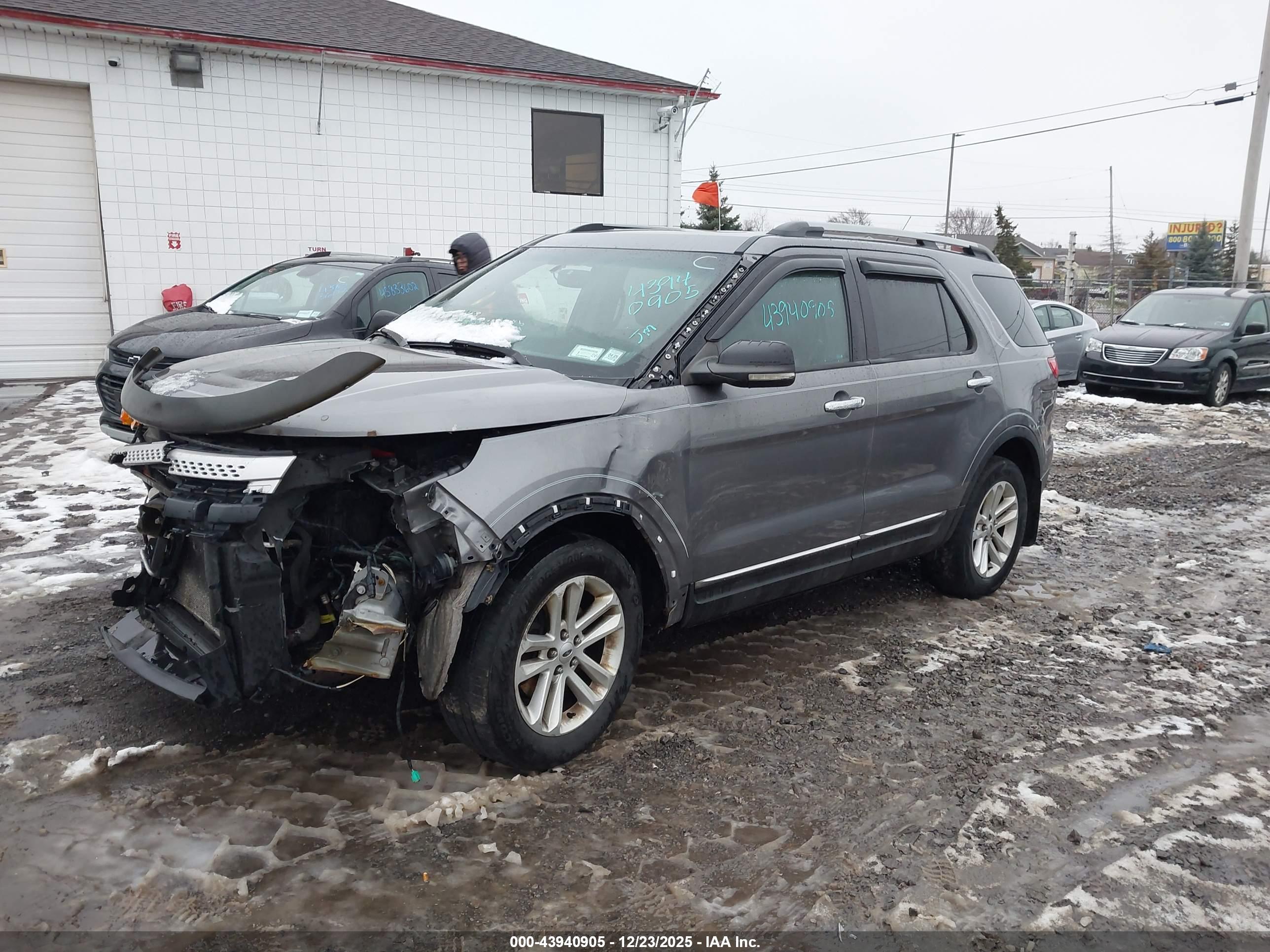 FORD EXPLORER image 2
