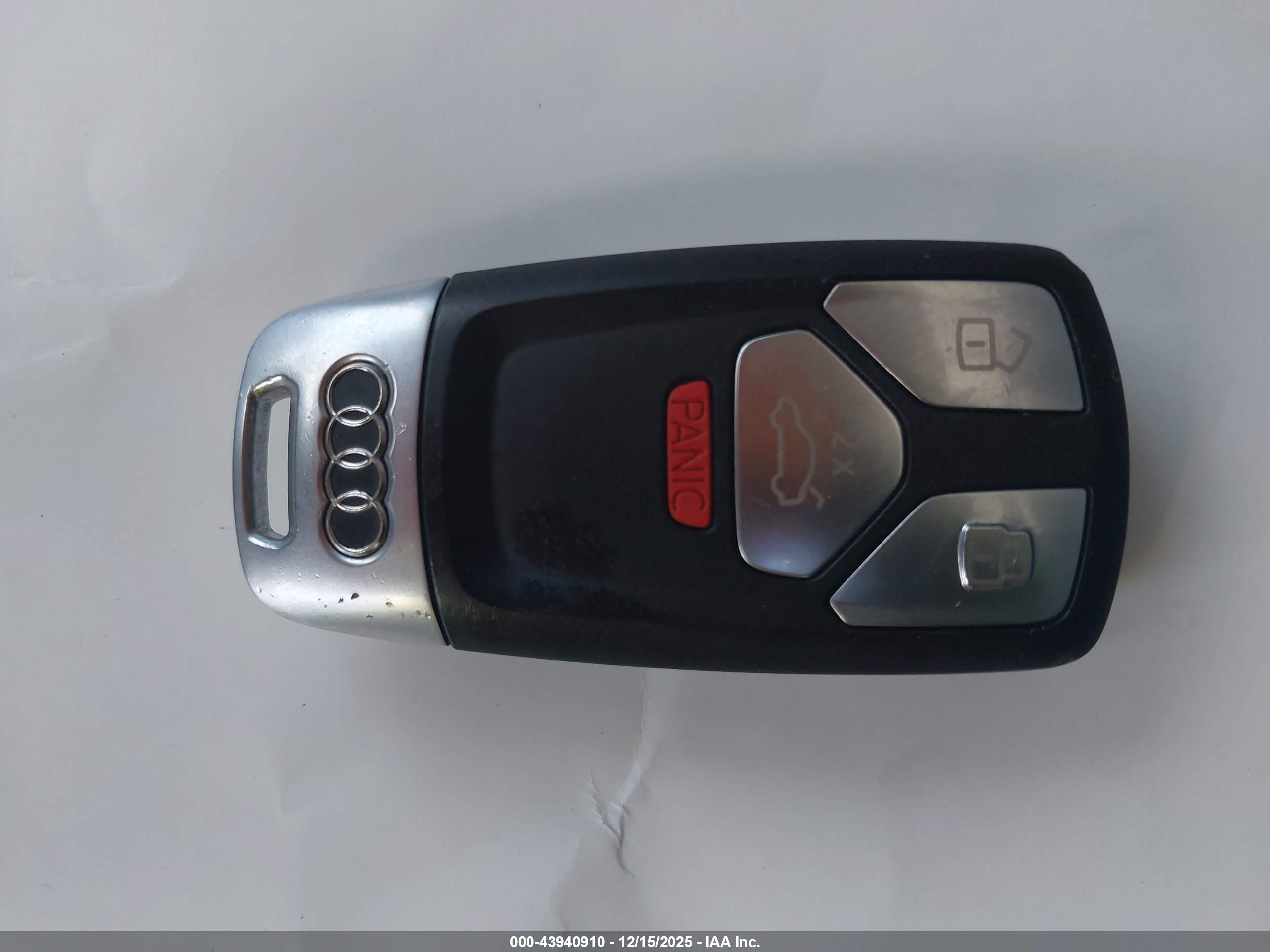 AUDI A4 image 11