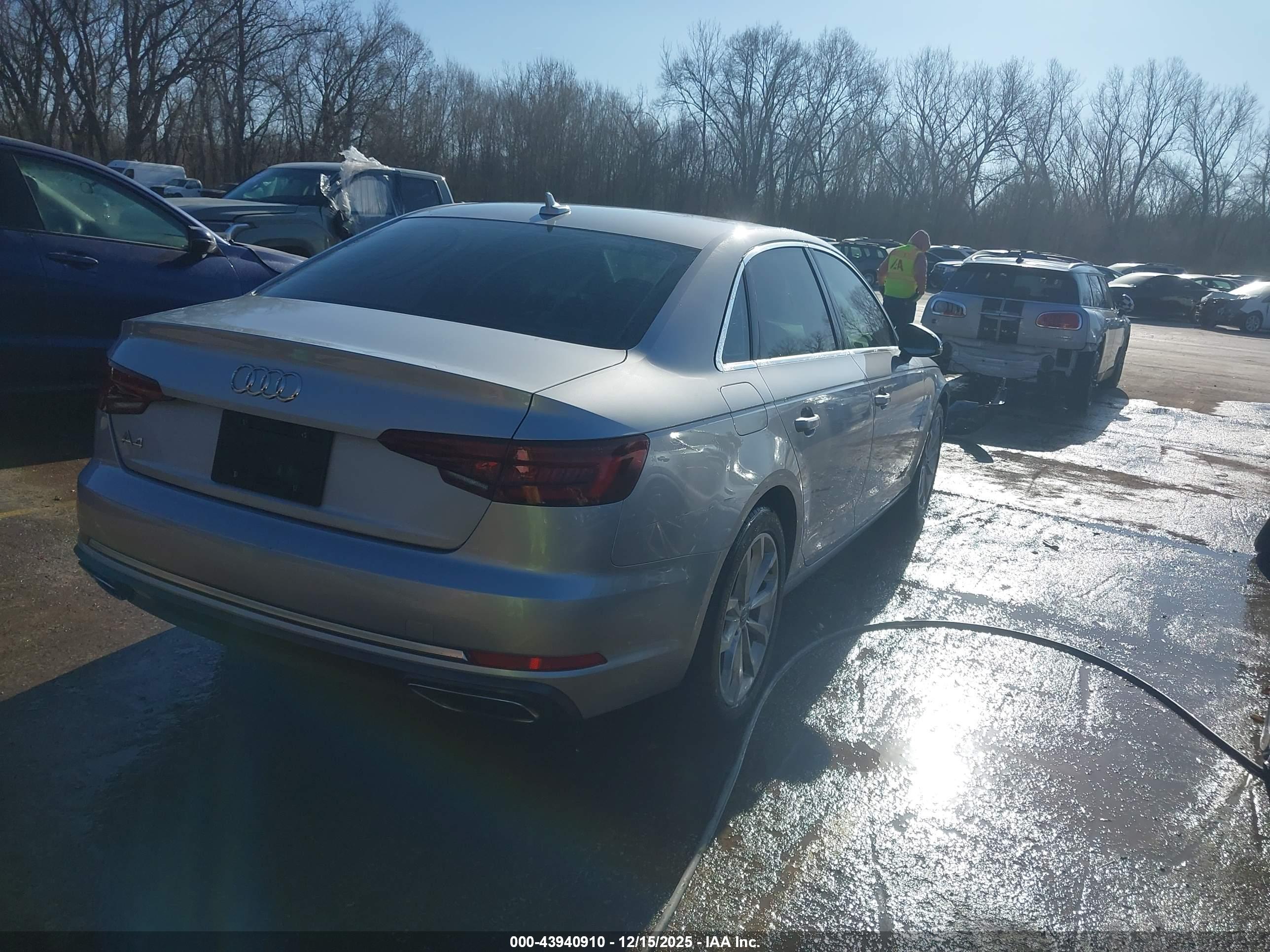AUDI A4 image 4
