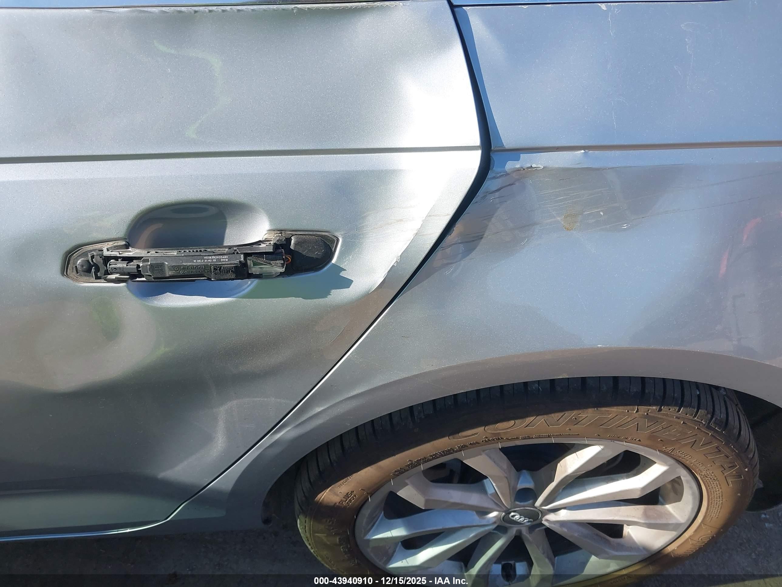 AUDI A4 image 6