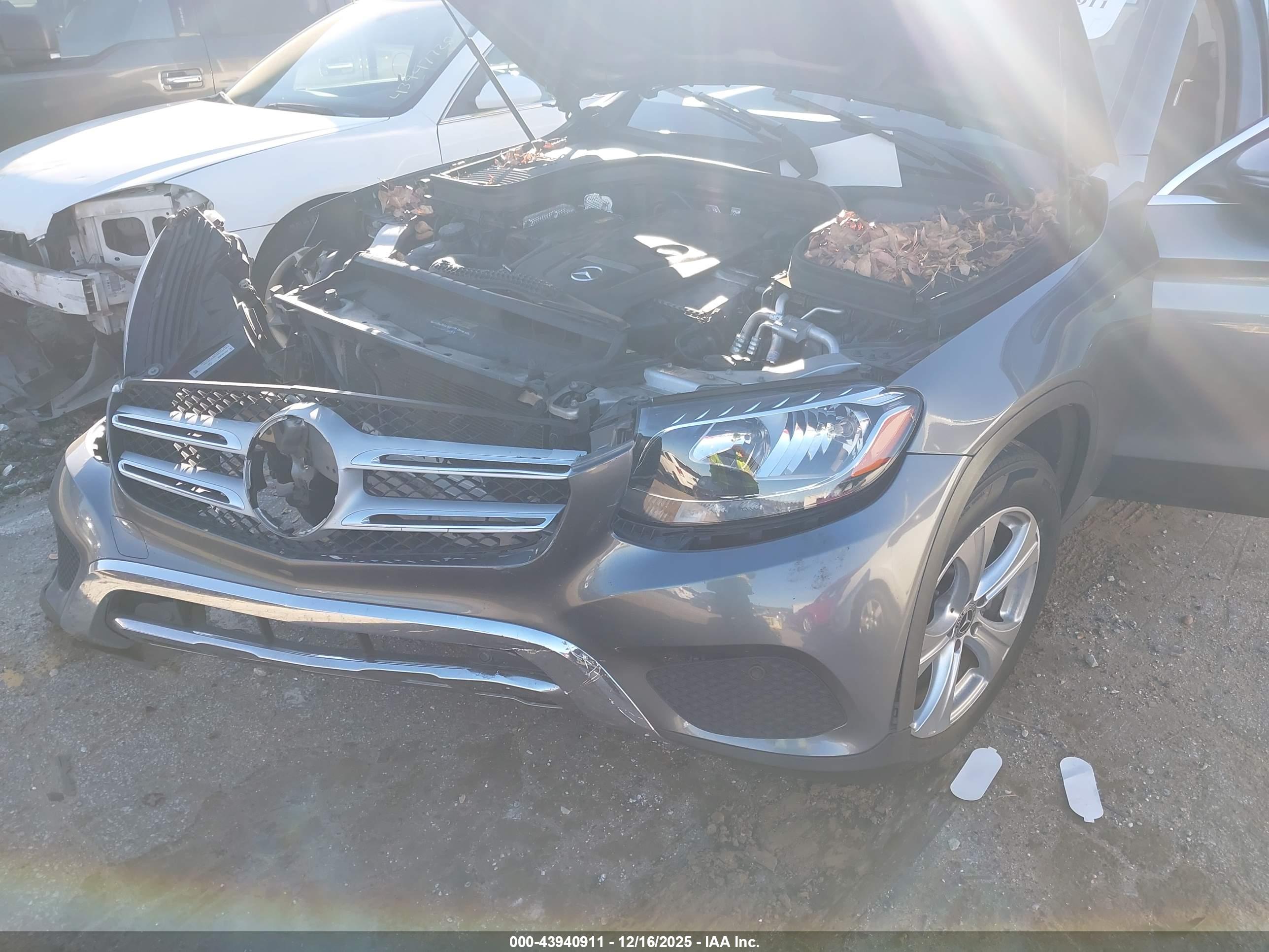 MERCEDES-BENZ GLC image 6