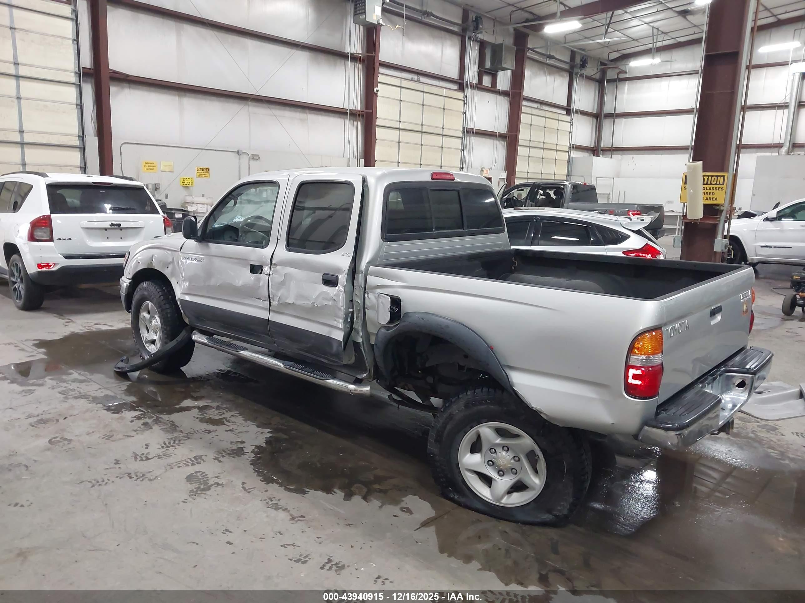 TOYOTA TACOMA image 3