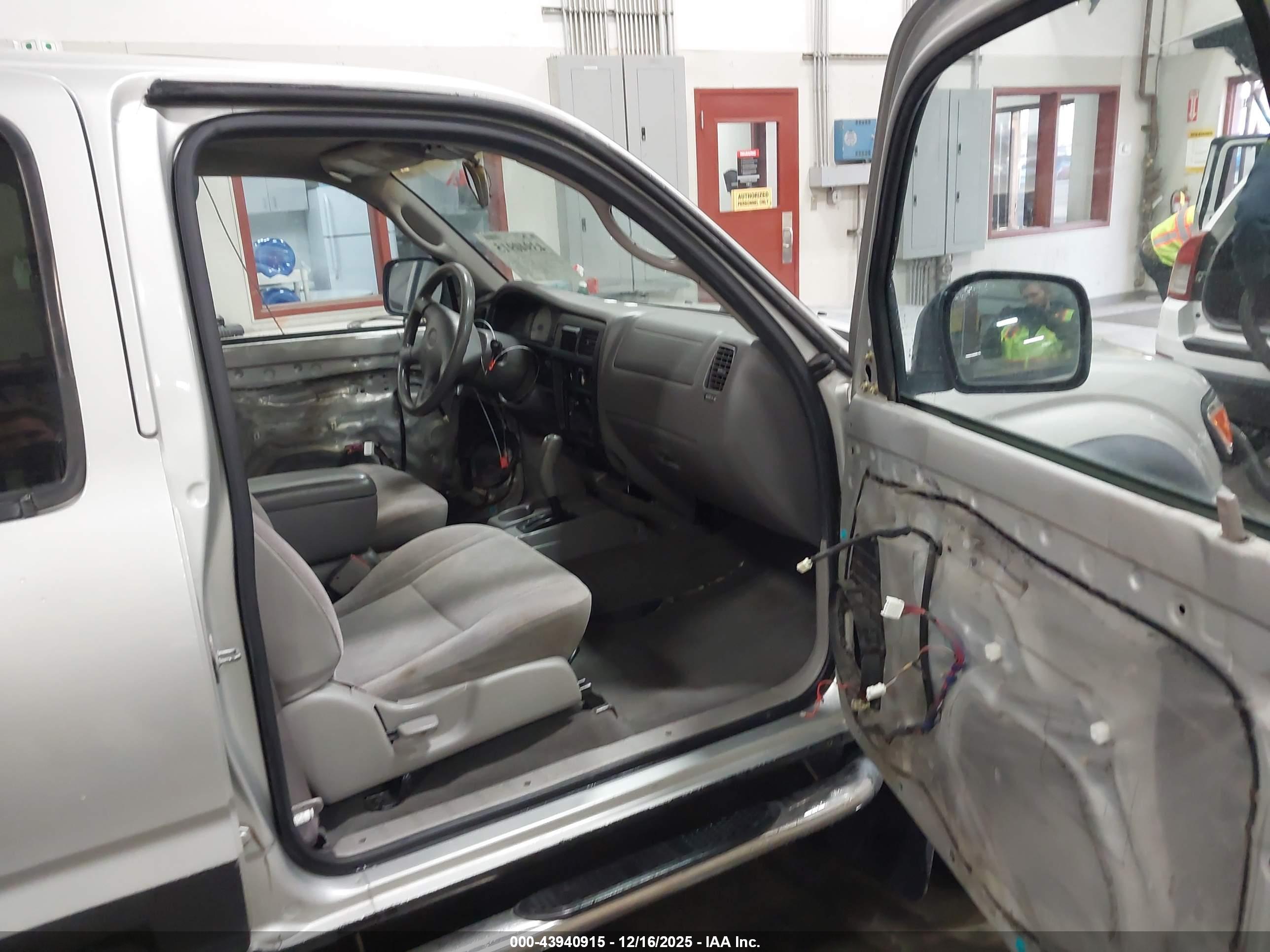 TOYOTA TACOMA image 5