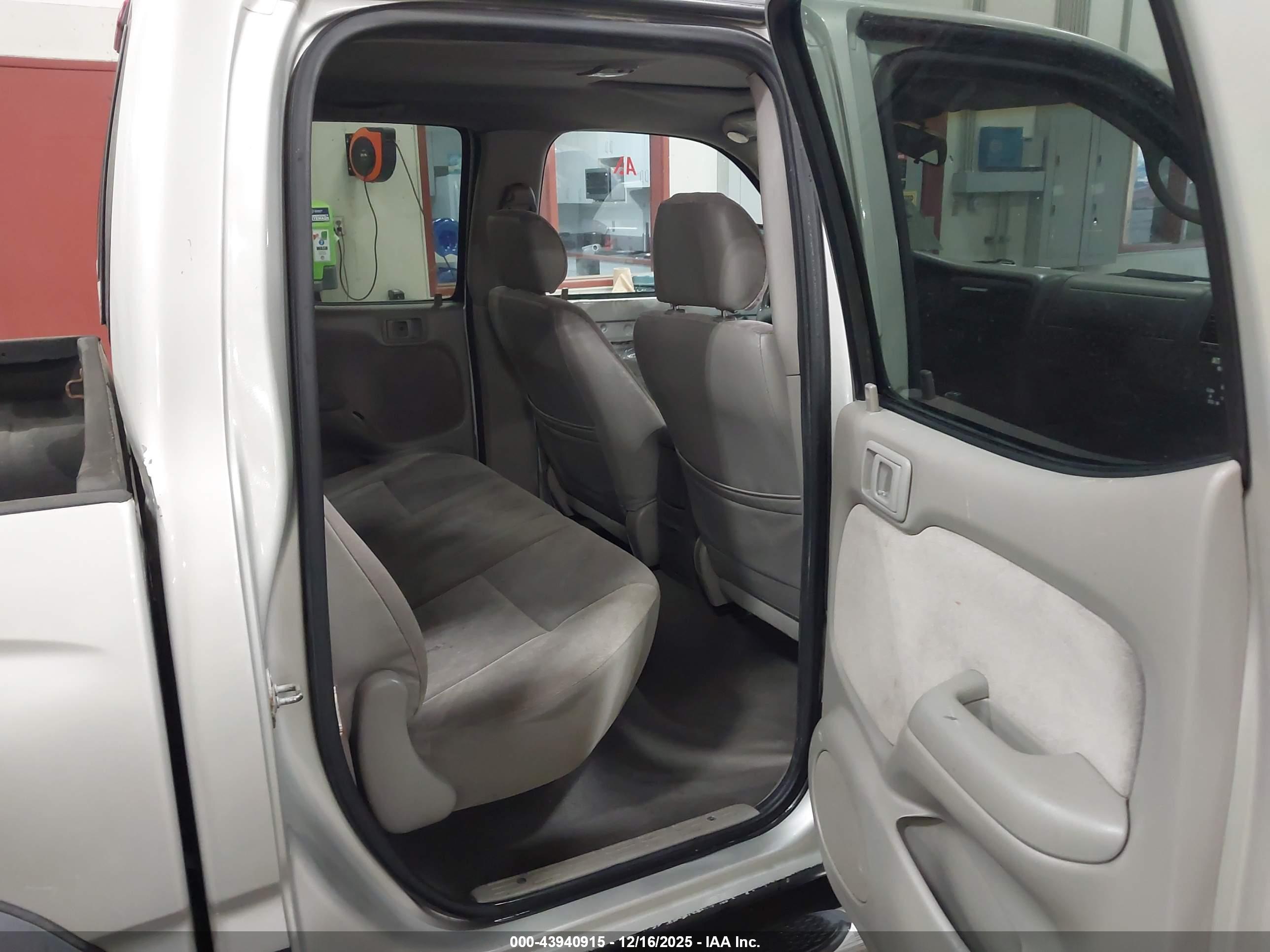 TOYOTA TACOMA image 8