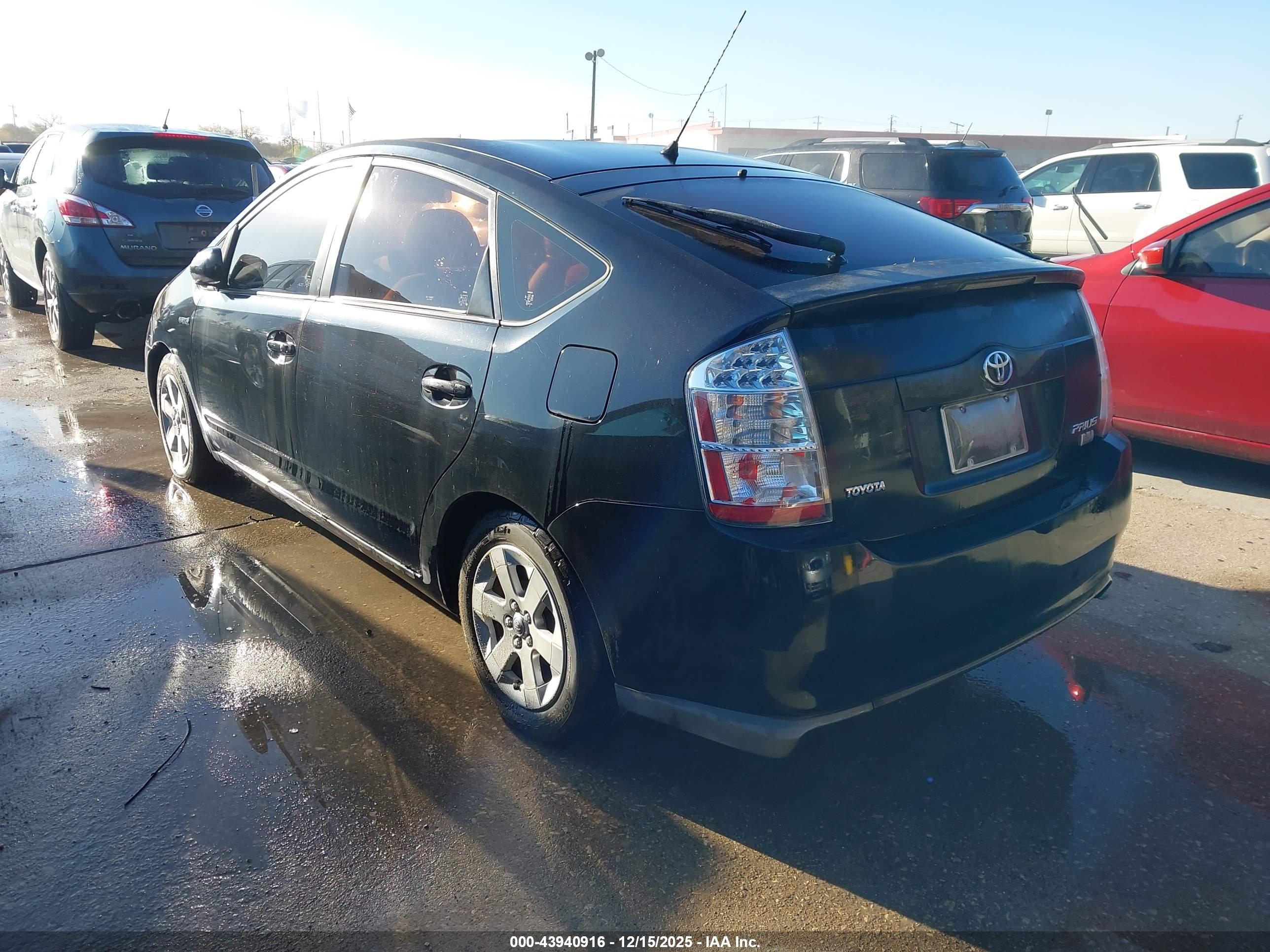 TOYOTA PRIUS image 3