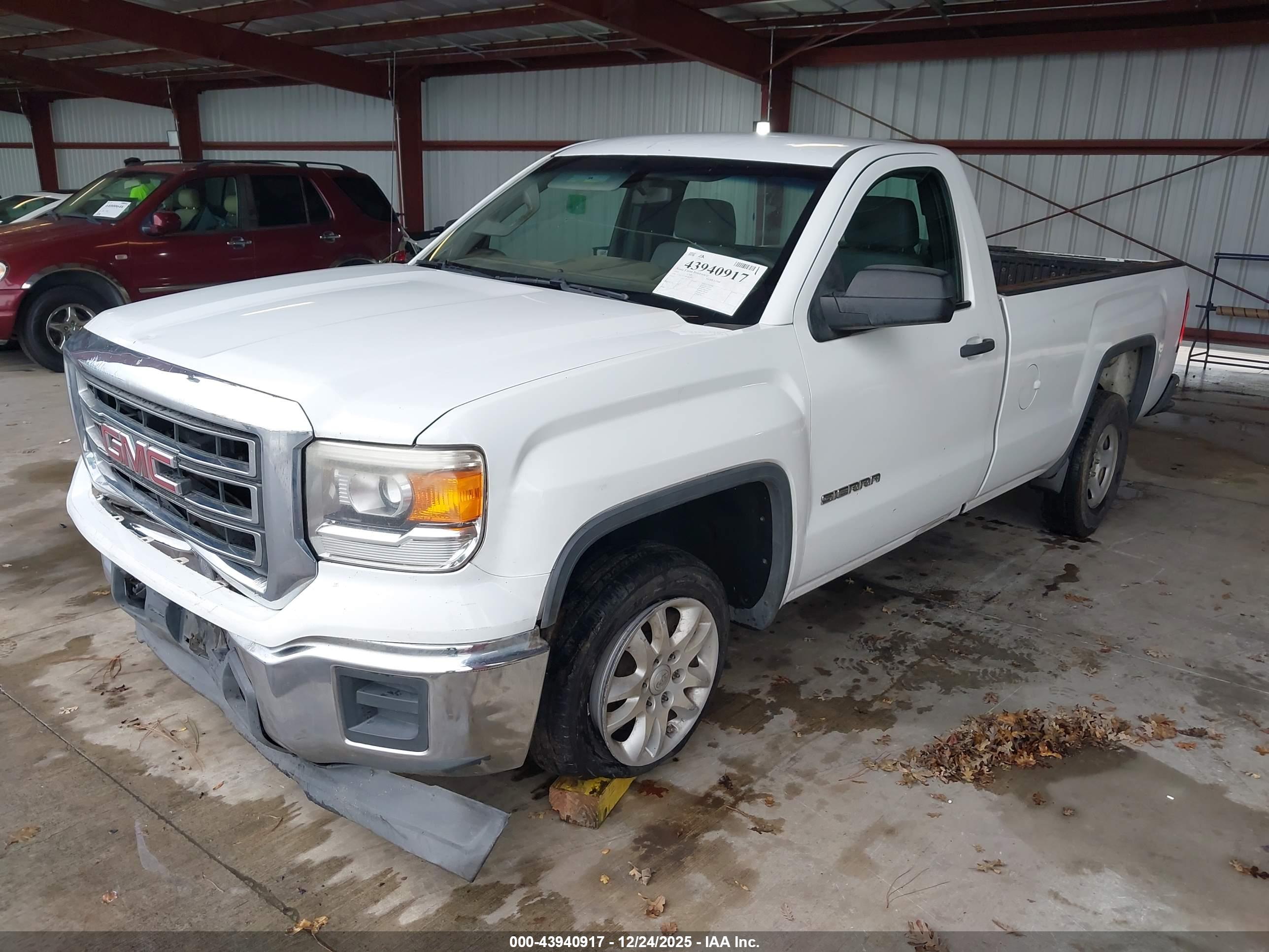 GMC SIERRA image 2