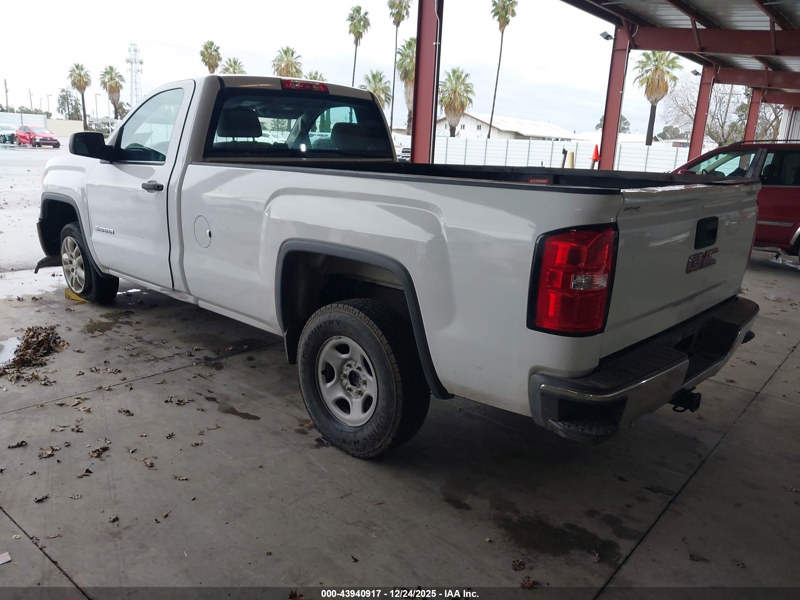 GMC SIERRA image 3