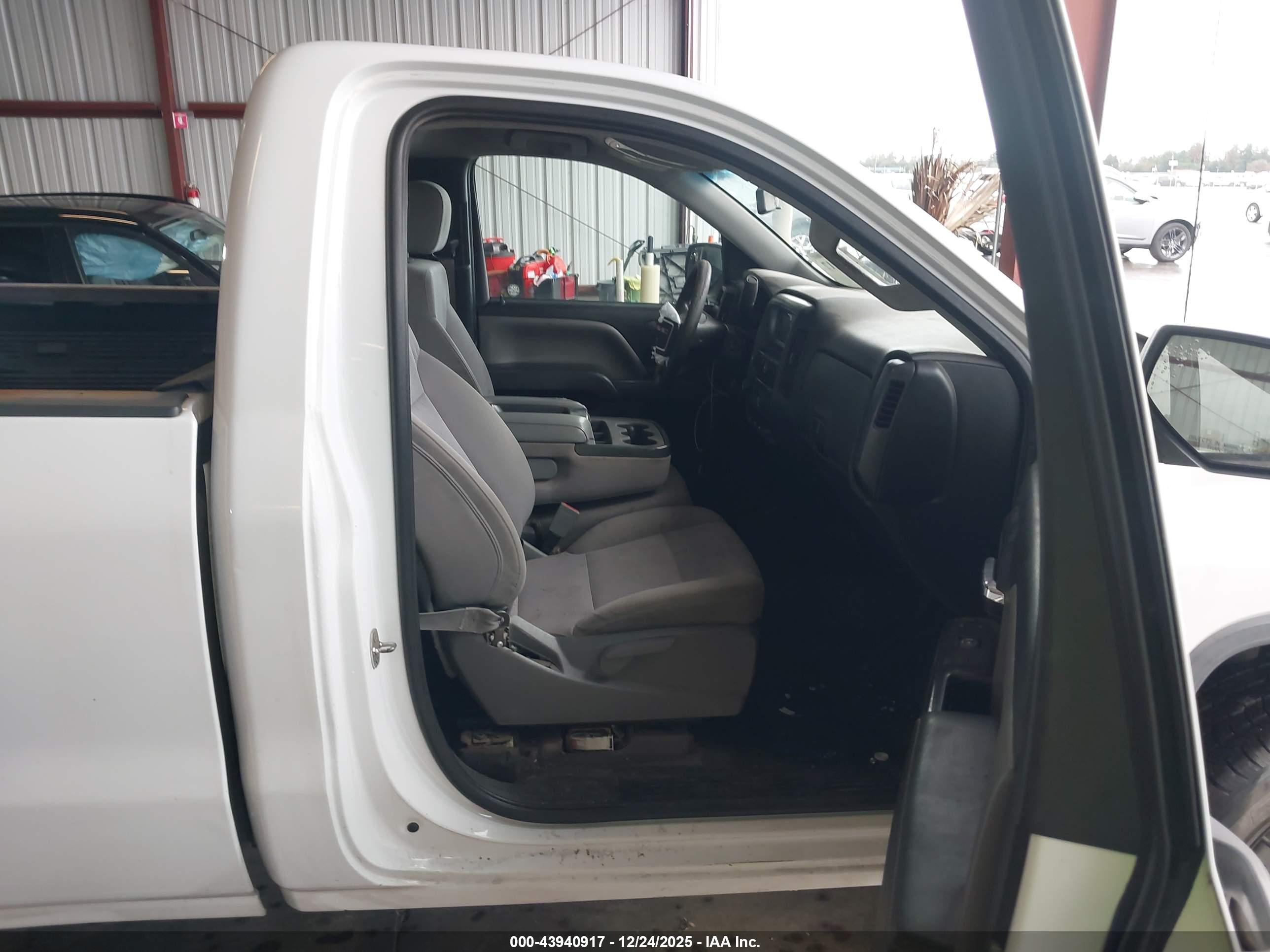 GMC SIERRA image 5