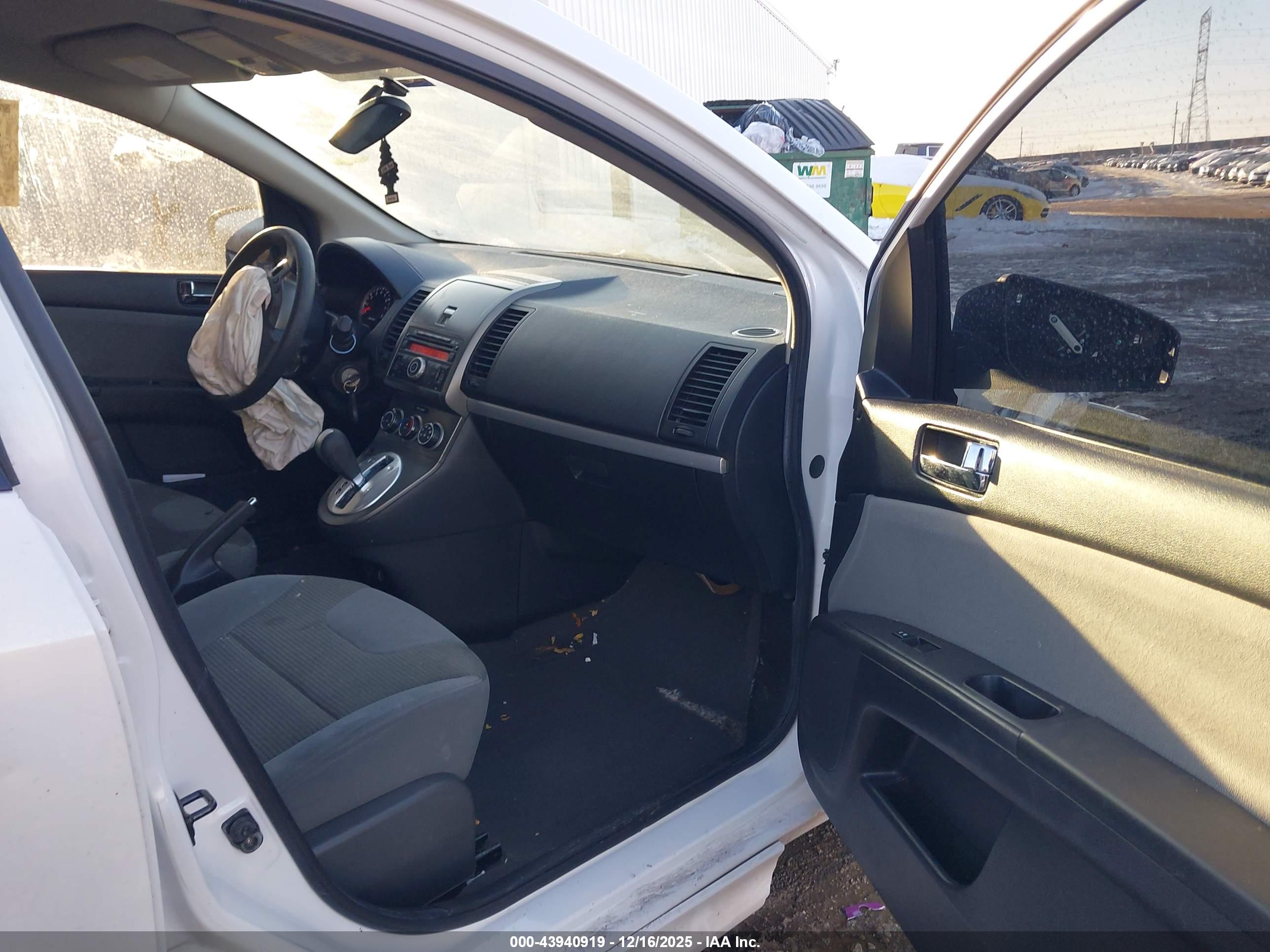 NISSAN SENTRA image 5