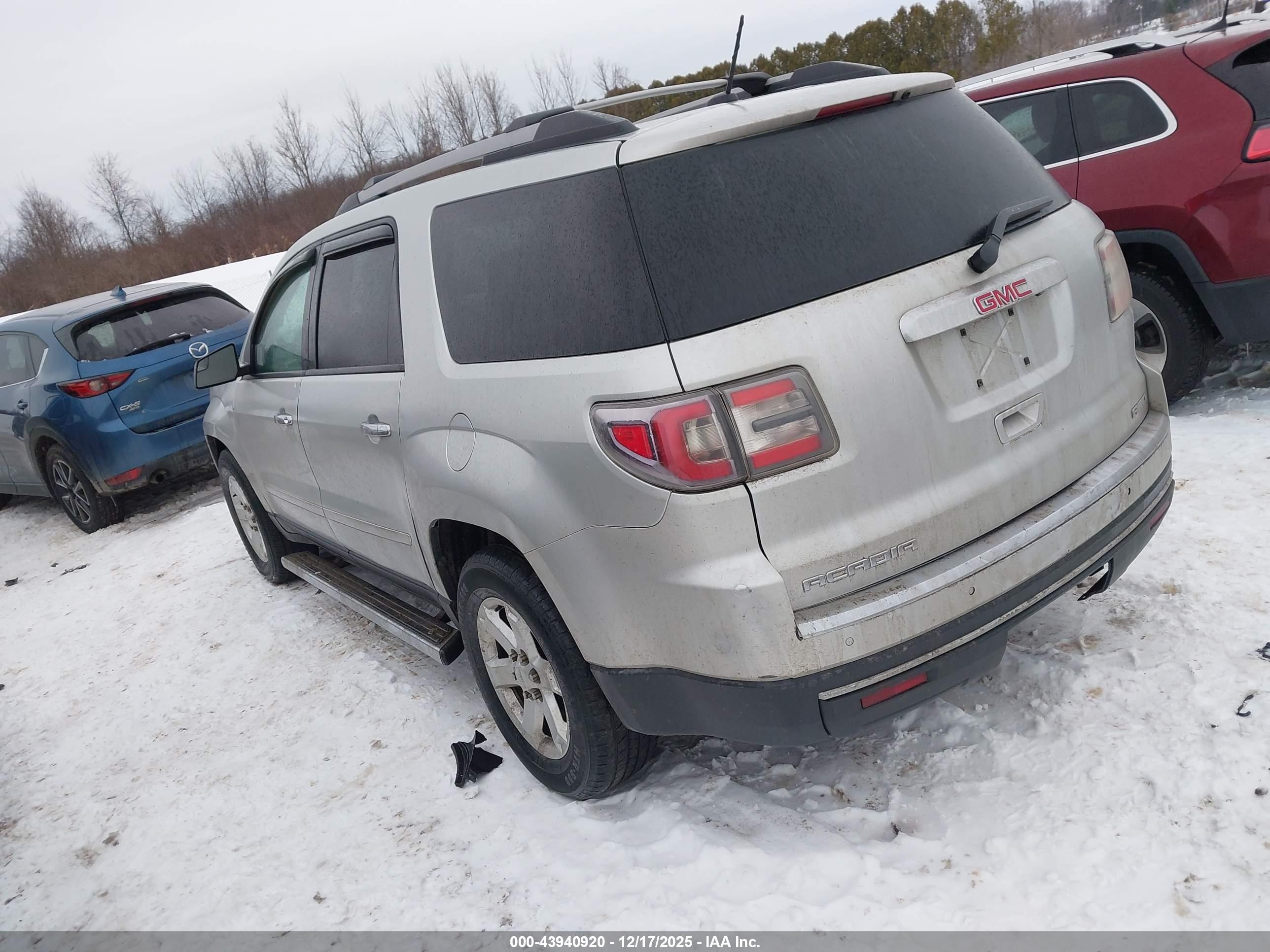 GMC ACADIA image 3