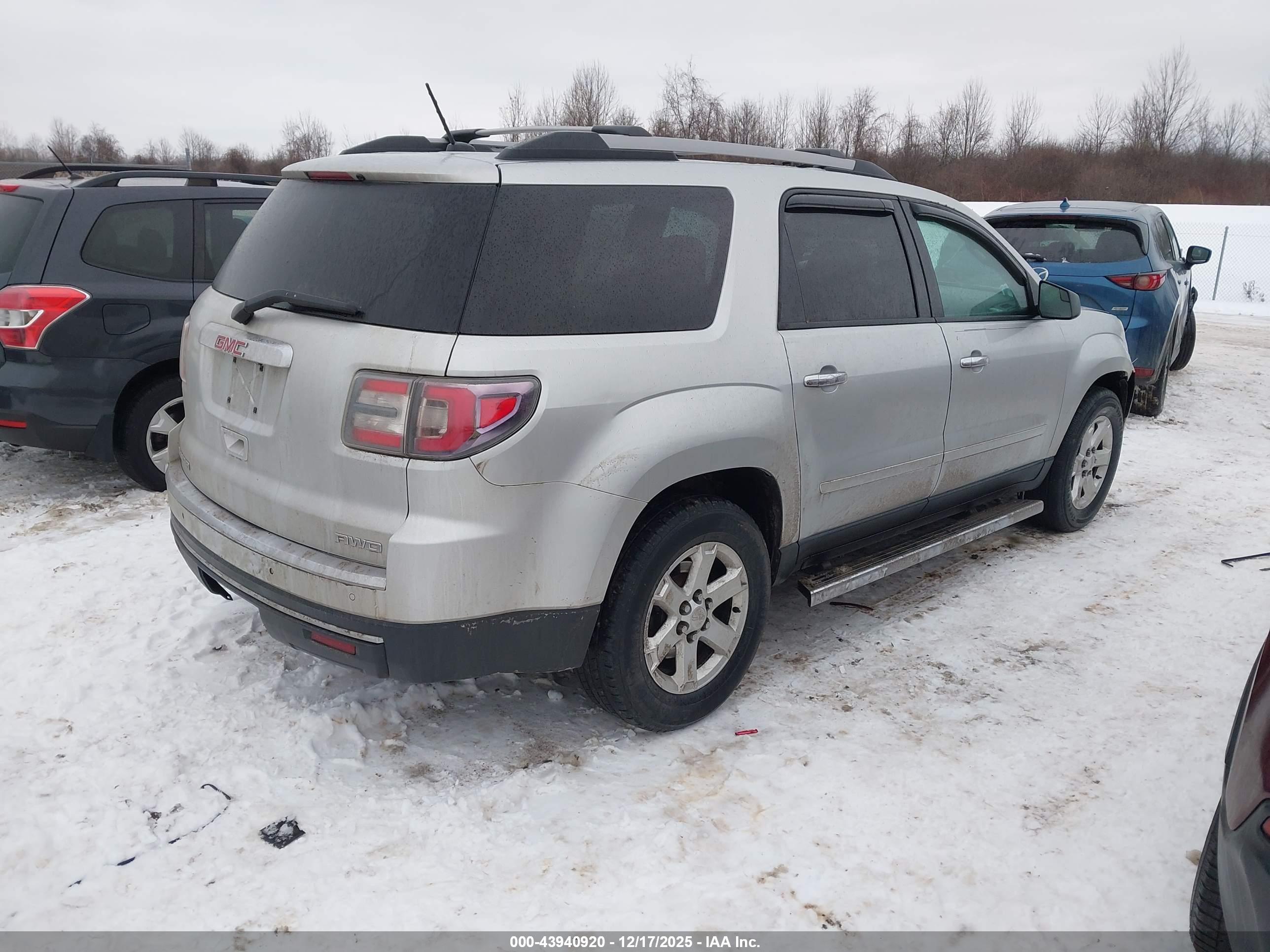 GMC ACADIA image 4