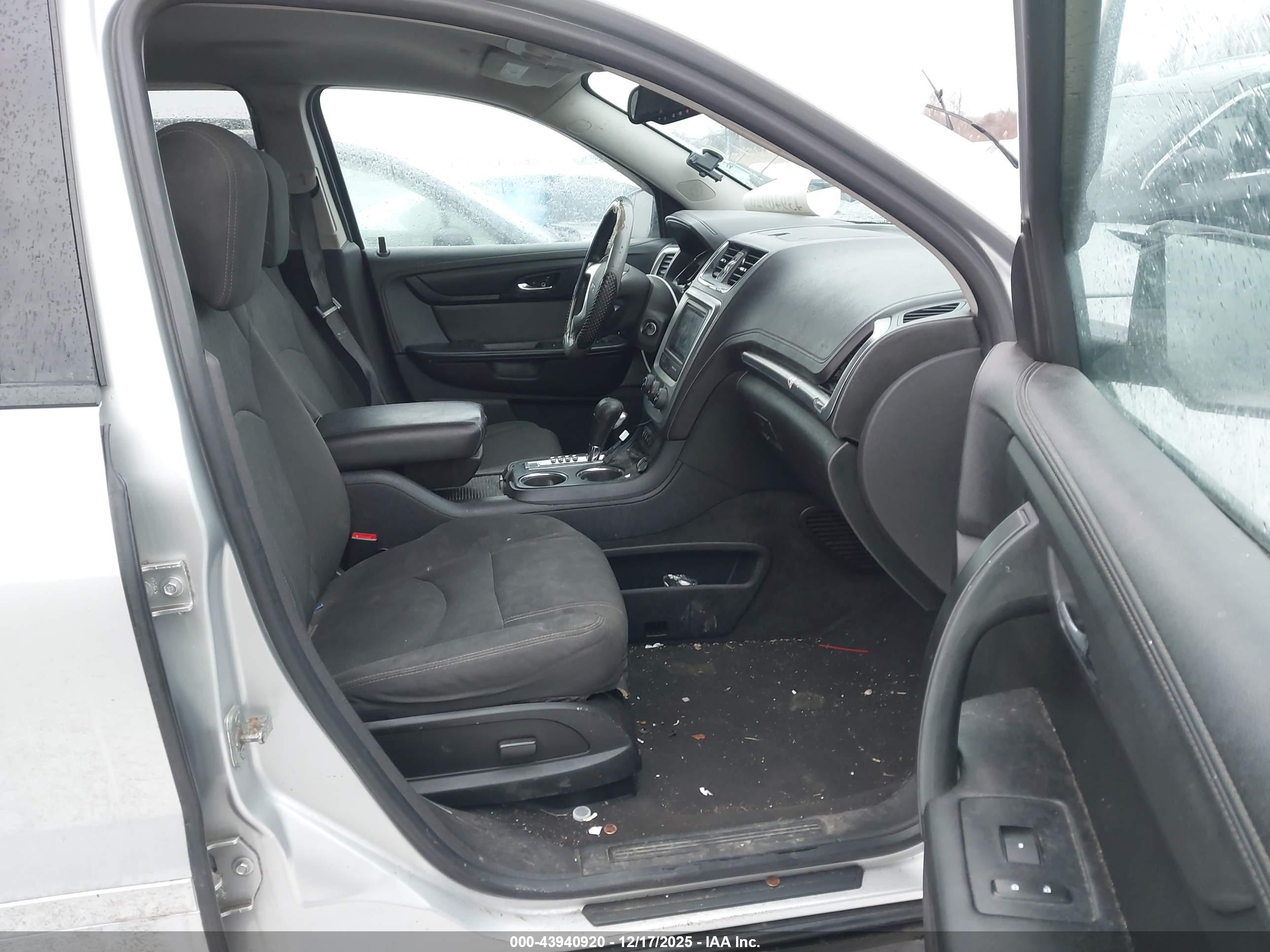 GMC ACADIA image 5