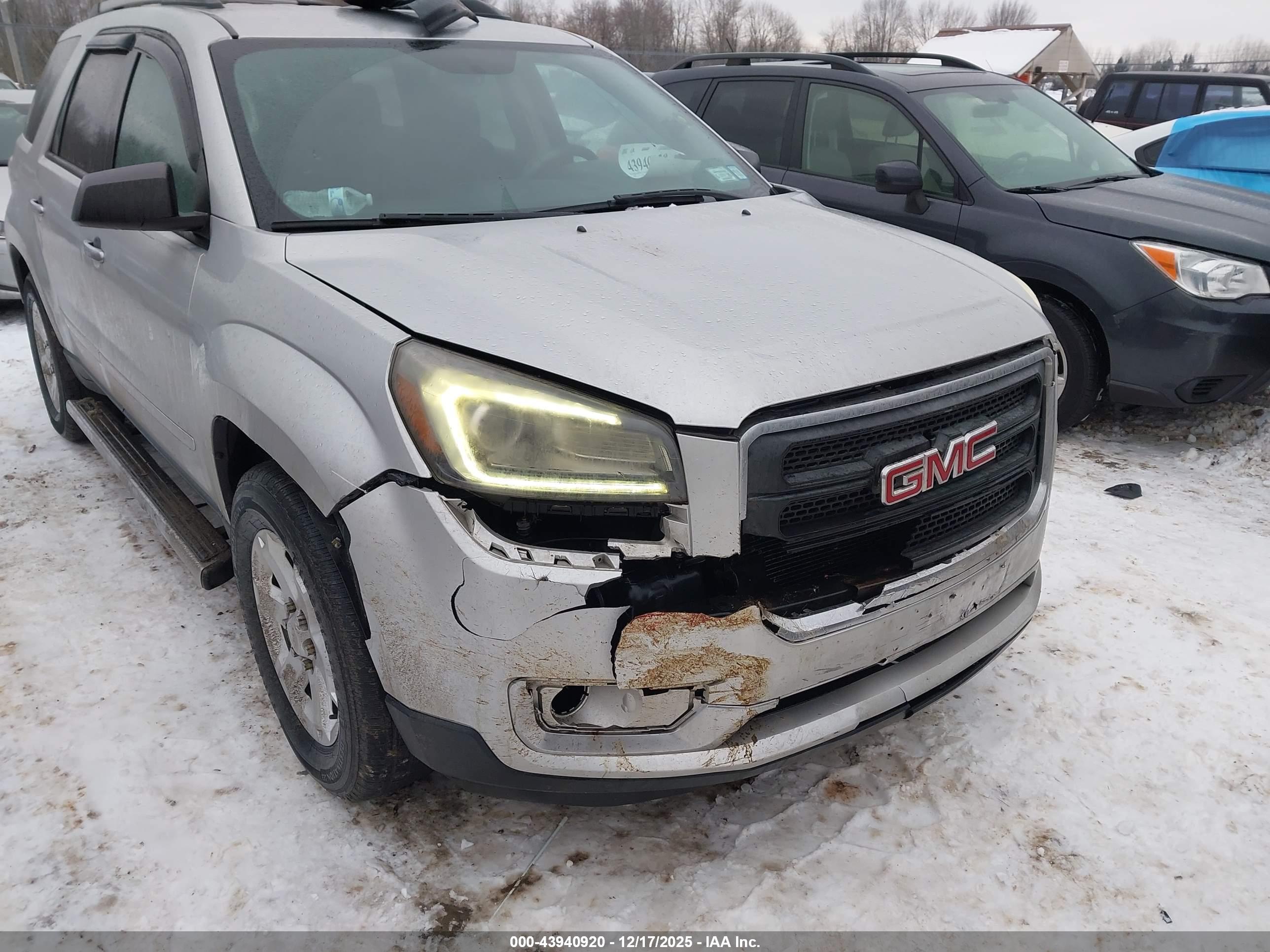 GMC ACADIA image 6