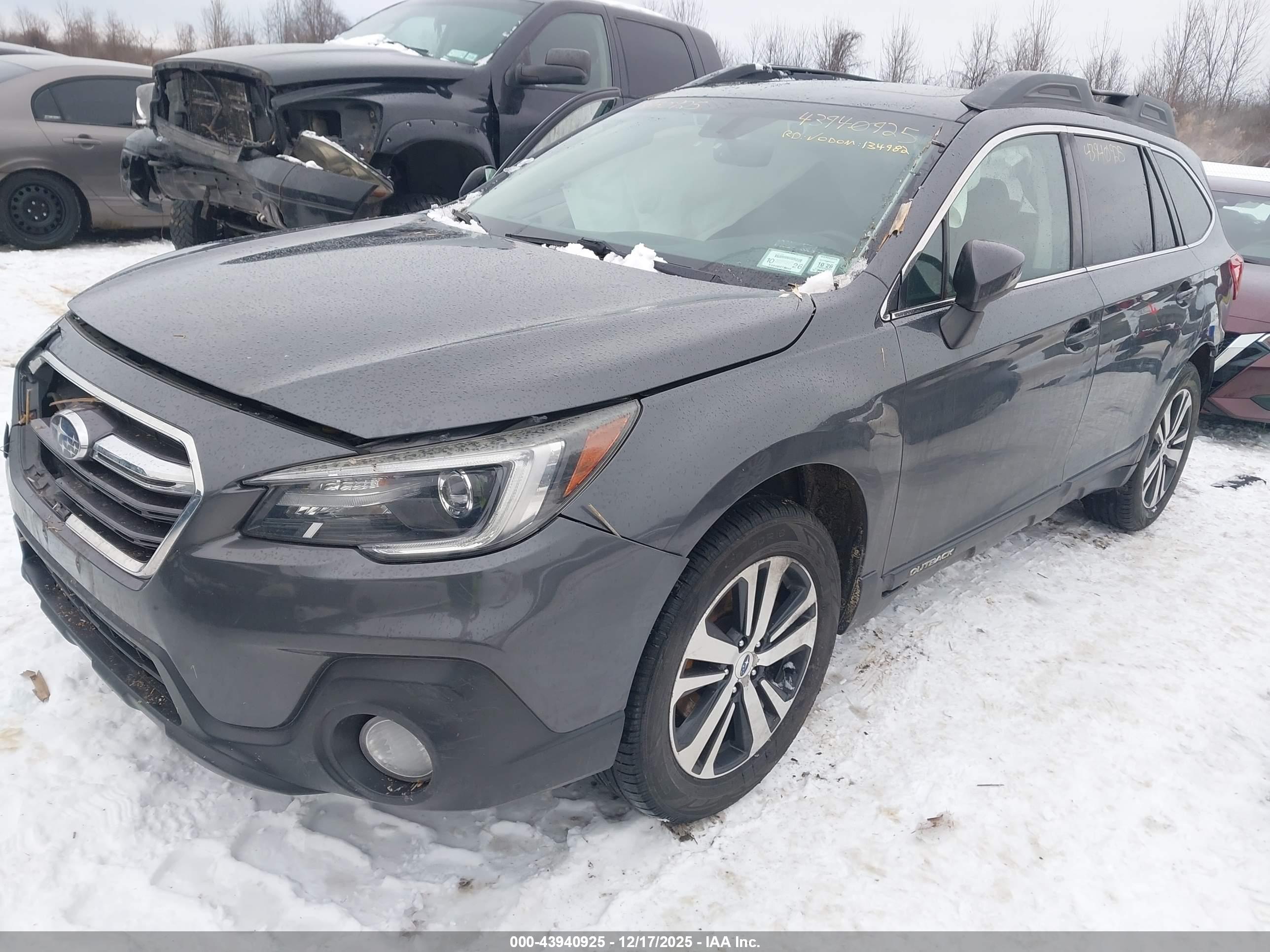 SUBARU OUTBACK image 2
