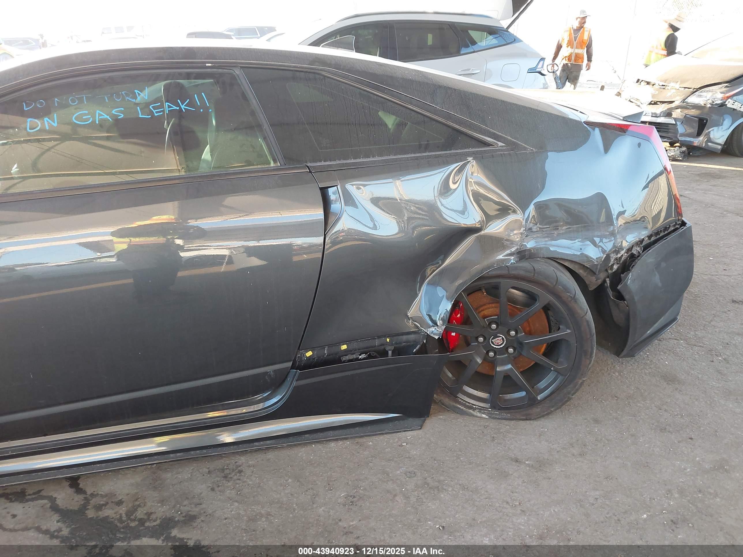 CADILLAC CTS-V image 6