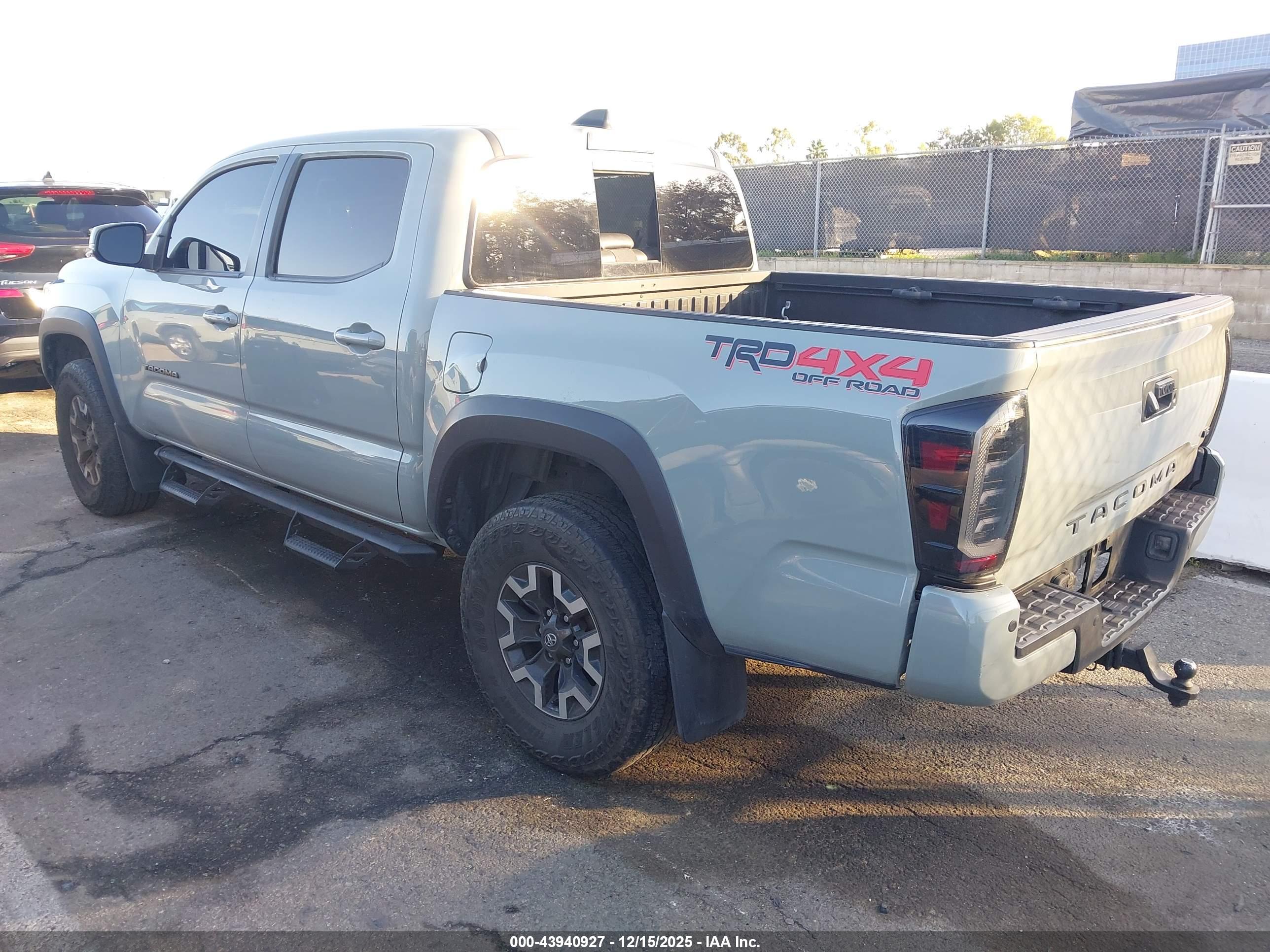 TOYOTA TACOMA image 3