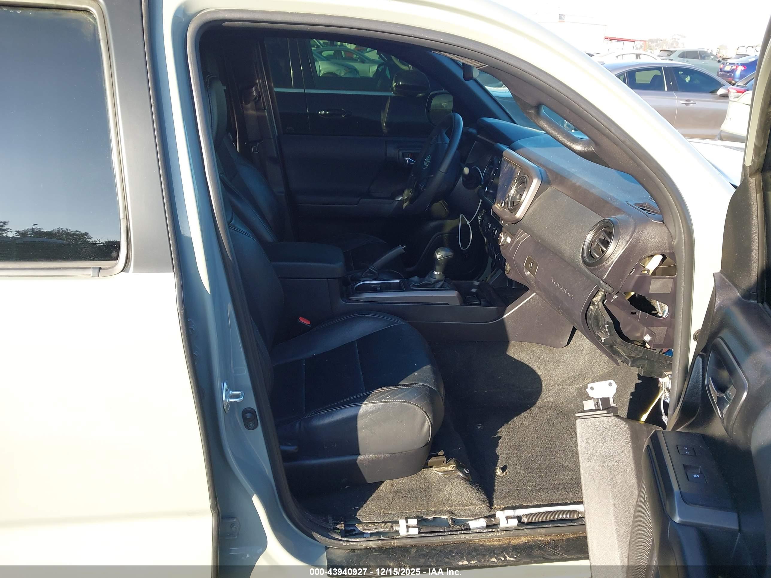 TOYOTA TACOMA image 5