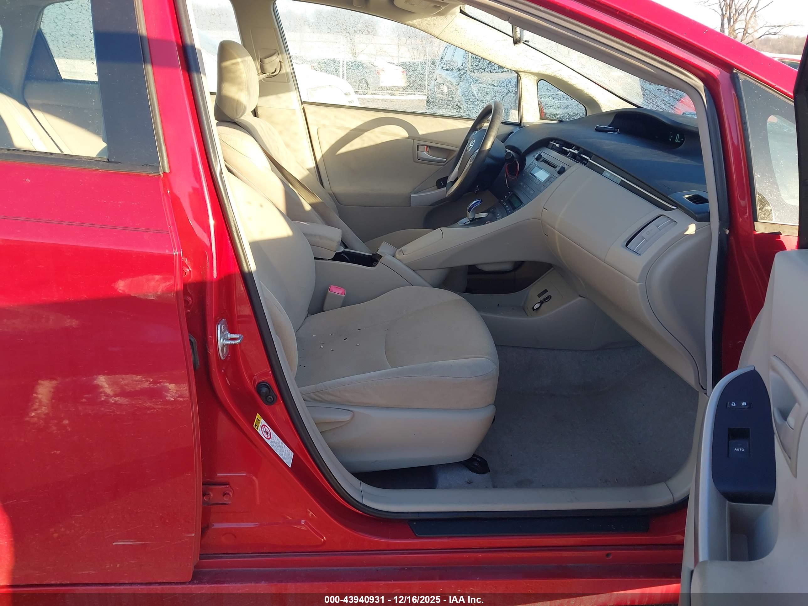 TOYOTA PRIUS image 5