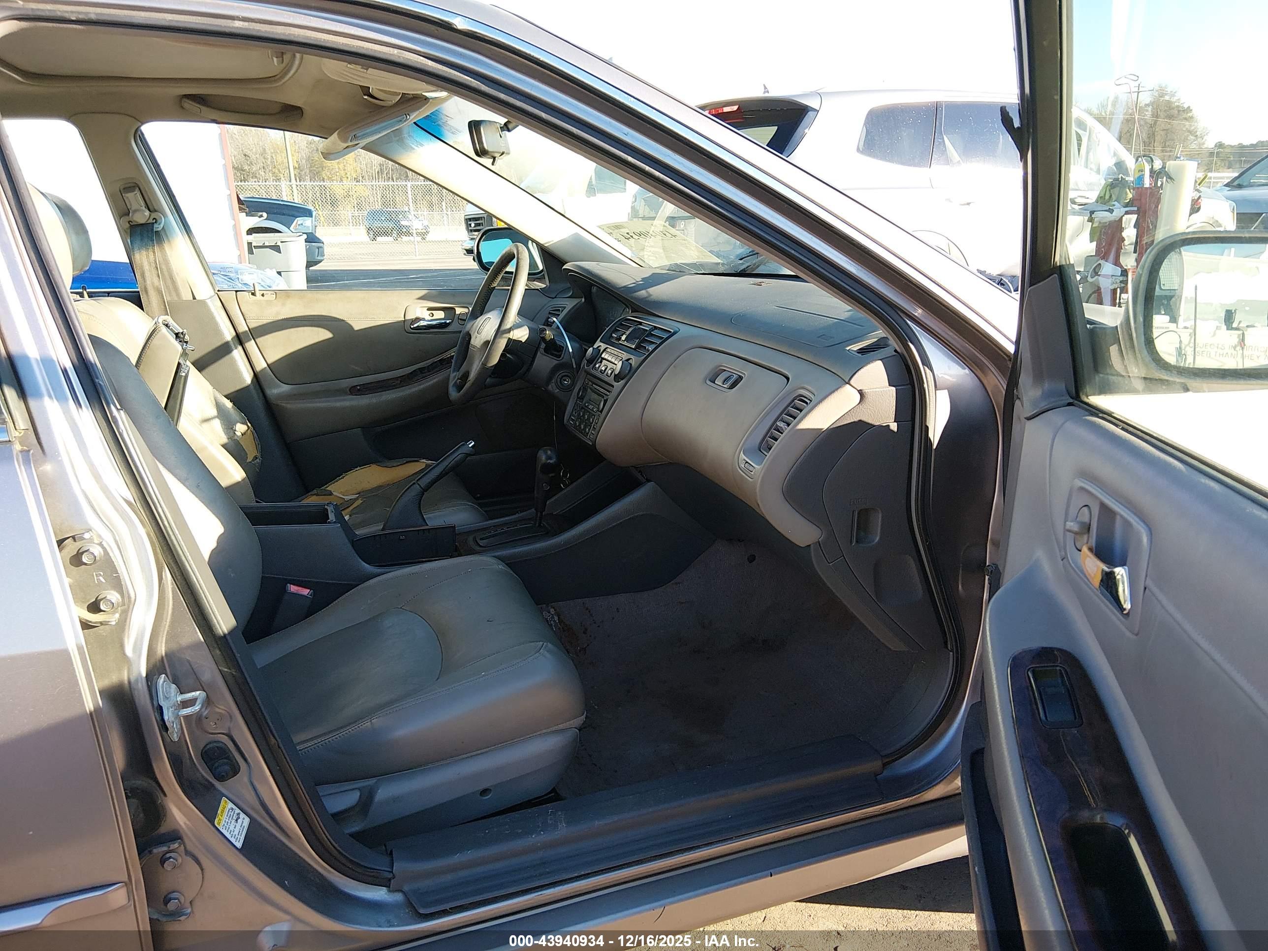HONDA ACCORD image 5