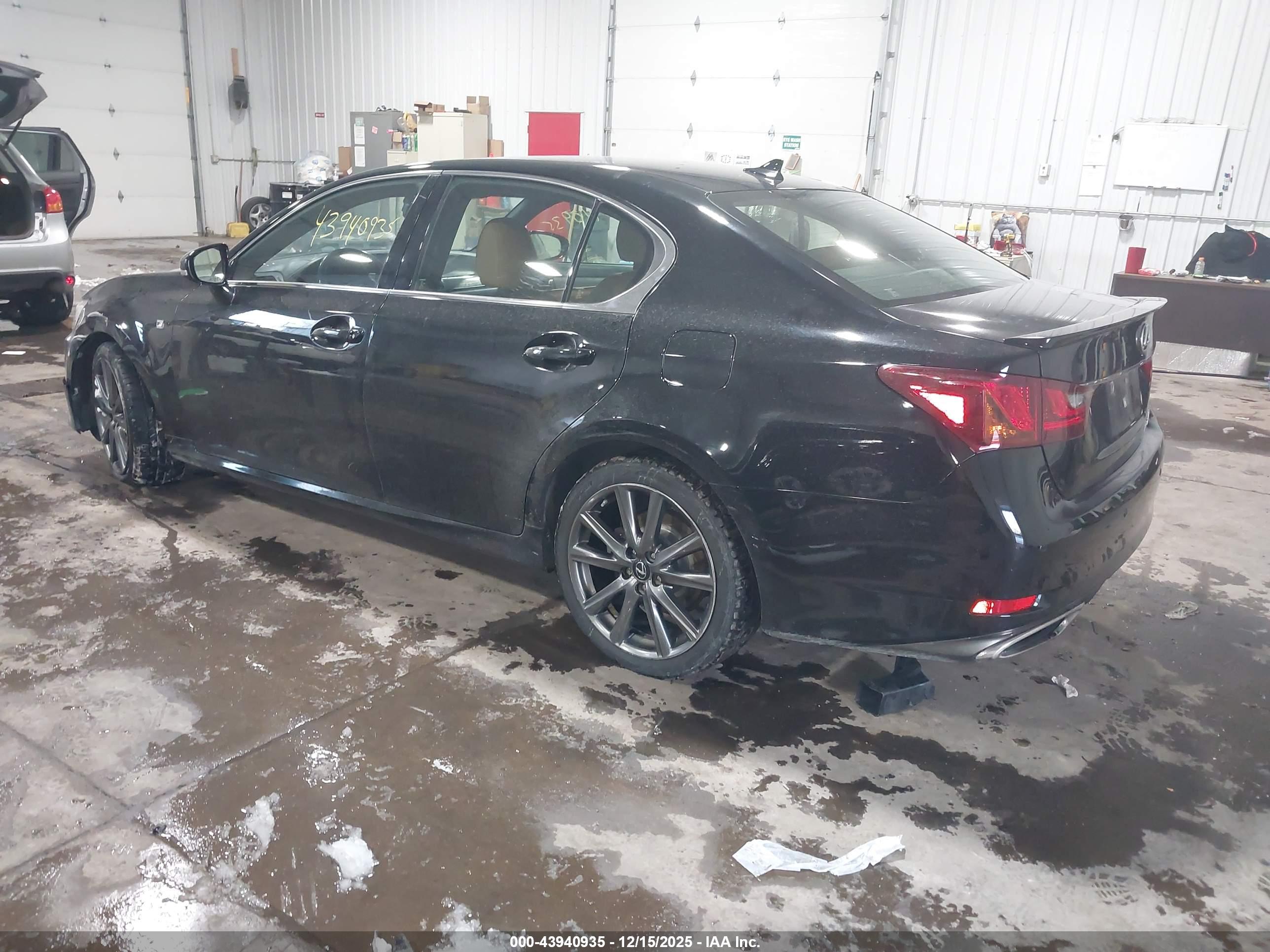 LEXUS GS image 3