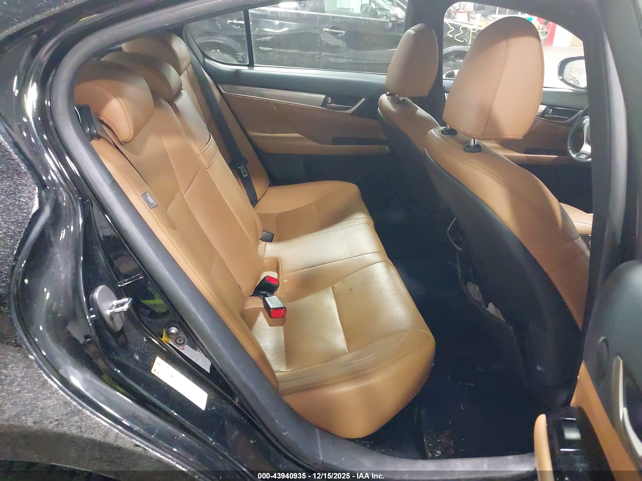 LEXUS GS image 8