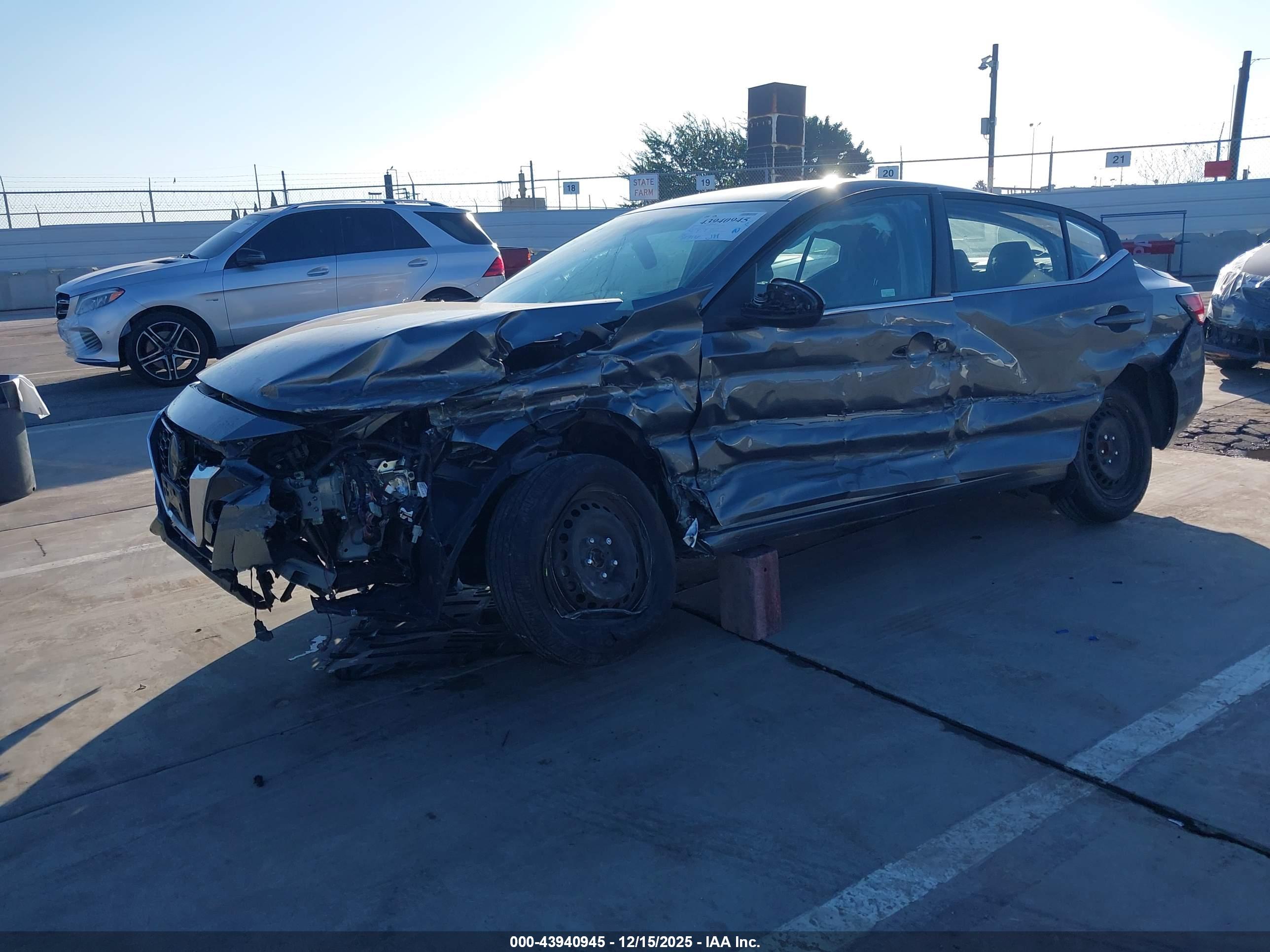 NISSAN SENTRA image 2