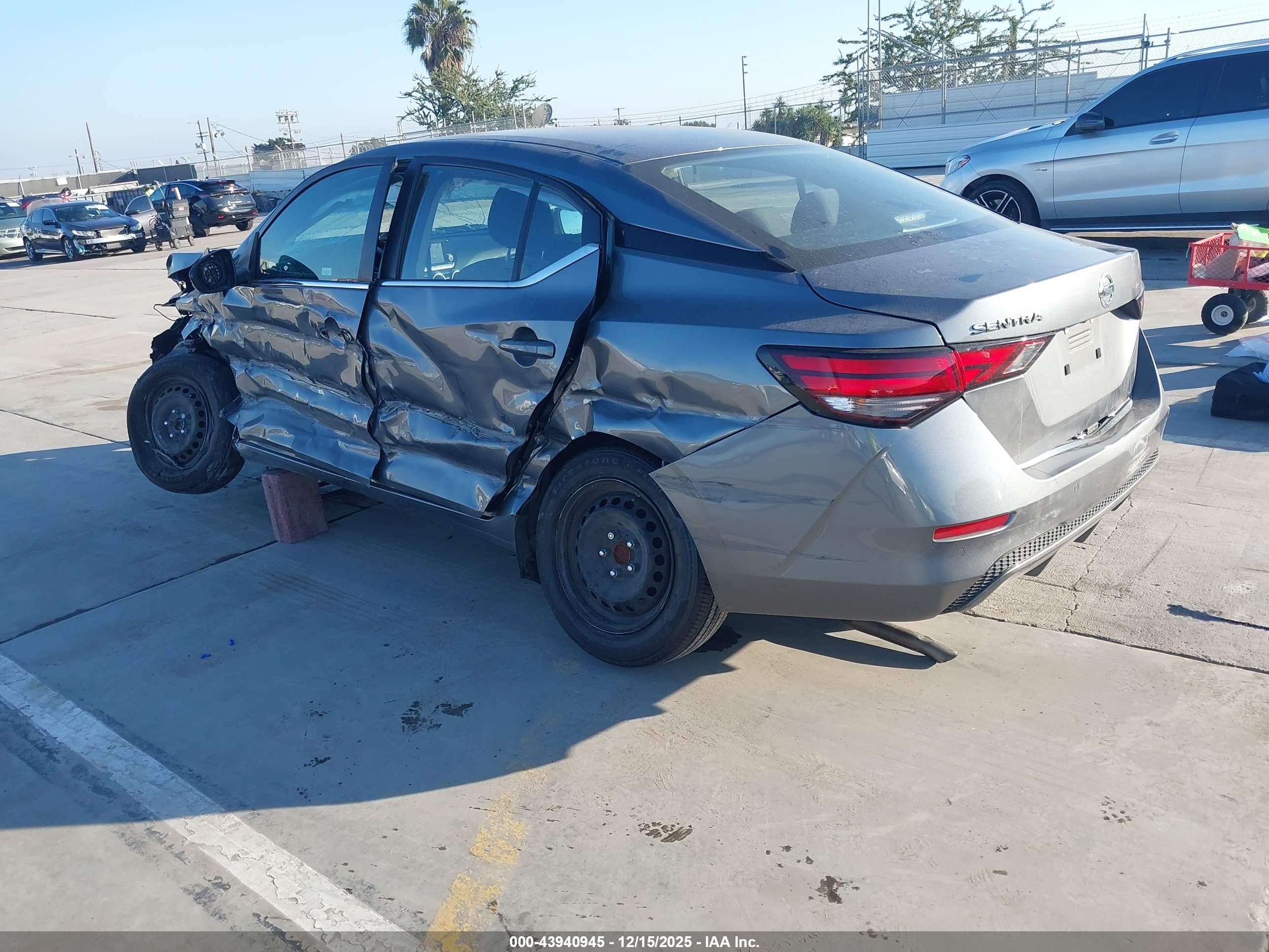 NISSAN SENTRA image 3