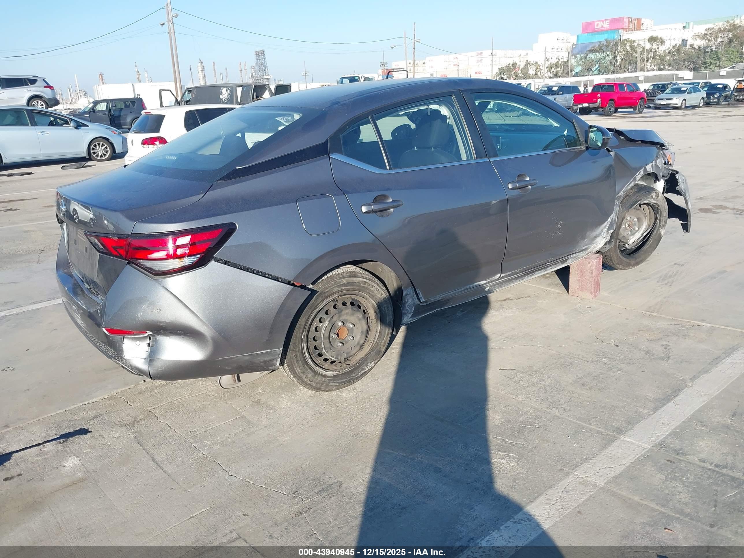 NISSAN SENTRA image 4