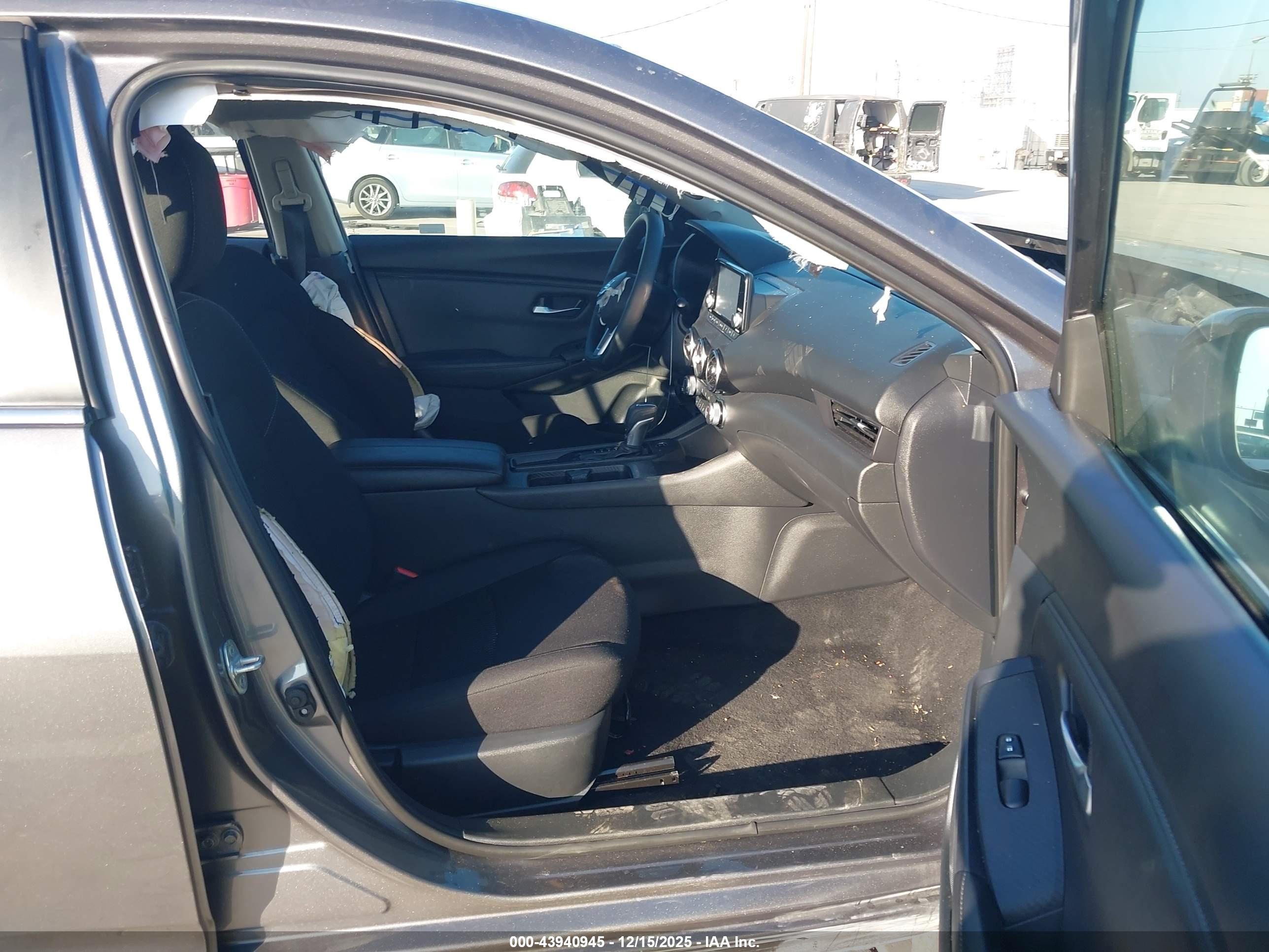 NISSAN SENTRA image 5