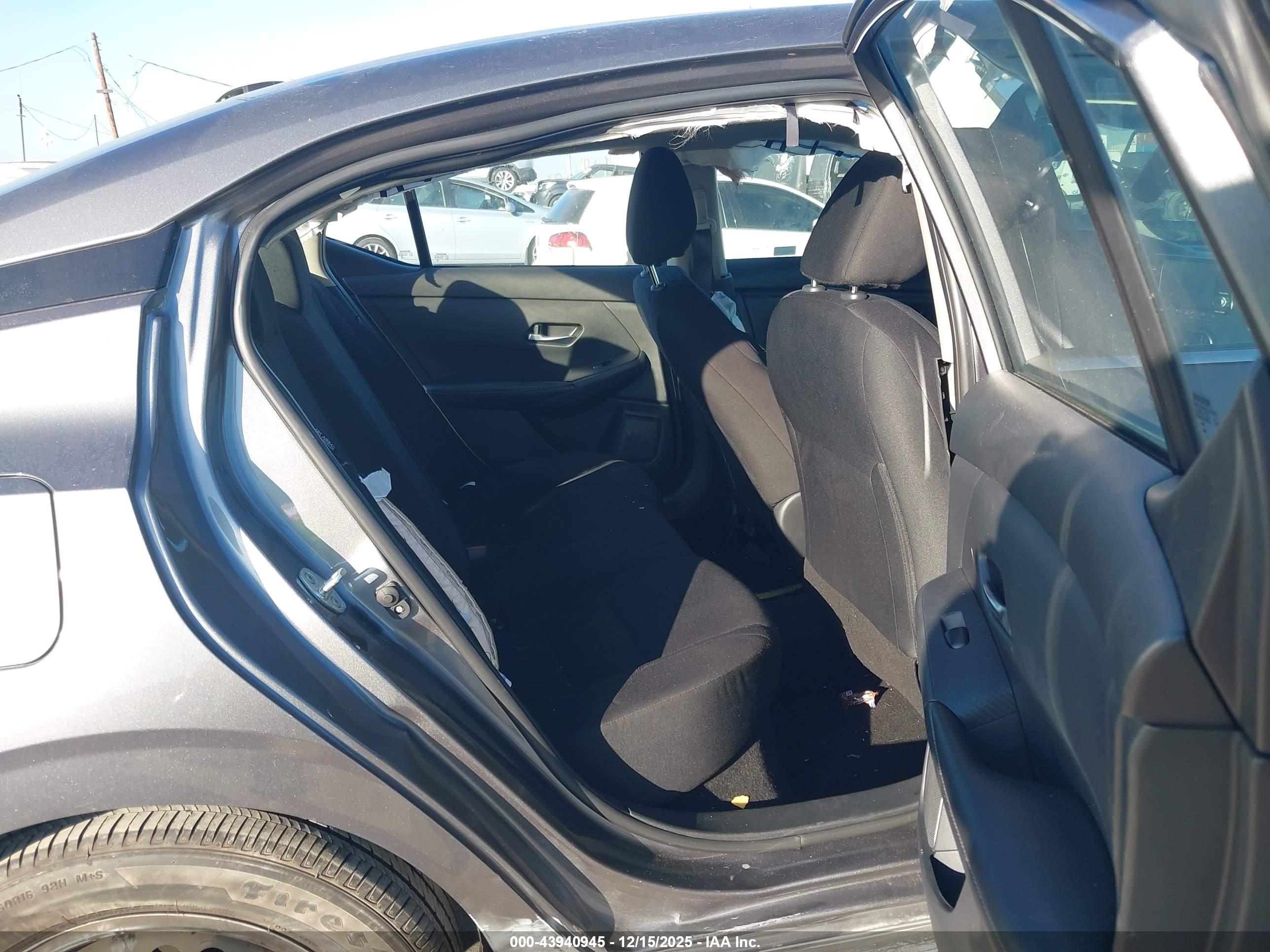 NISSAN SENTRA image 8