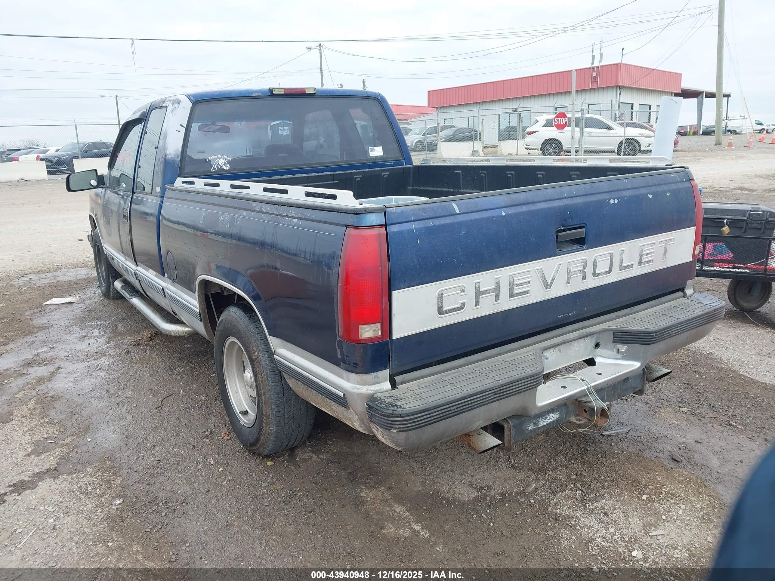 CHEVROLET GMT-400 image 3