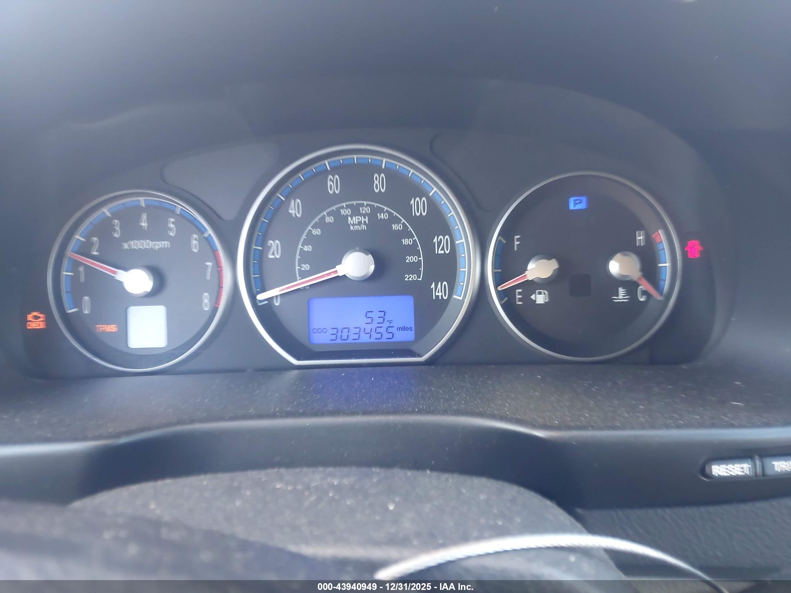 HYUNDAI SANTA image 7