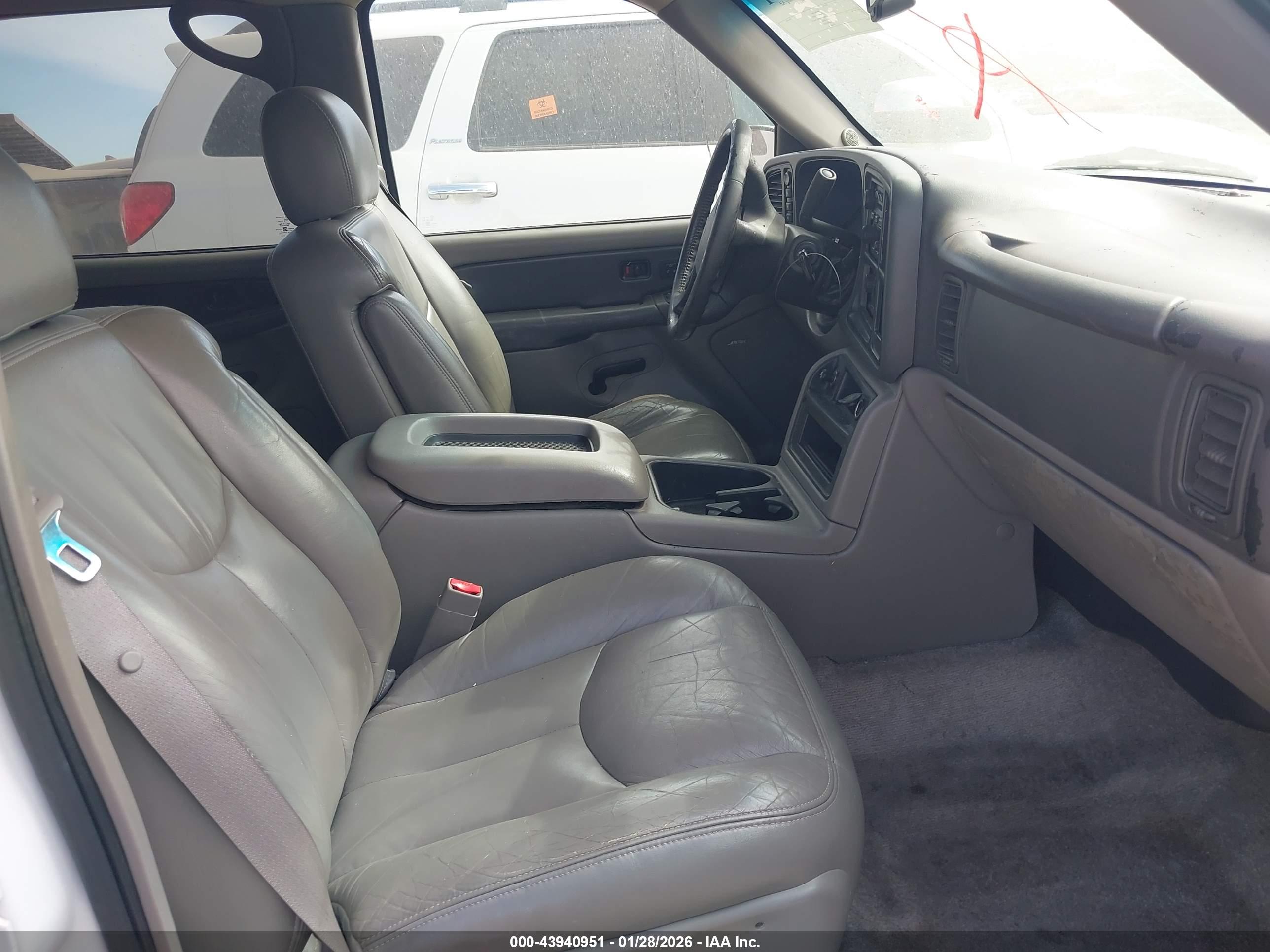 CHEVROLET TAHOE image 5