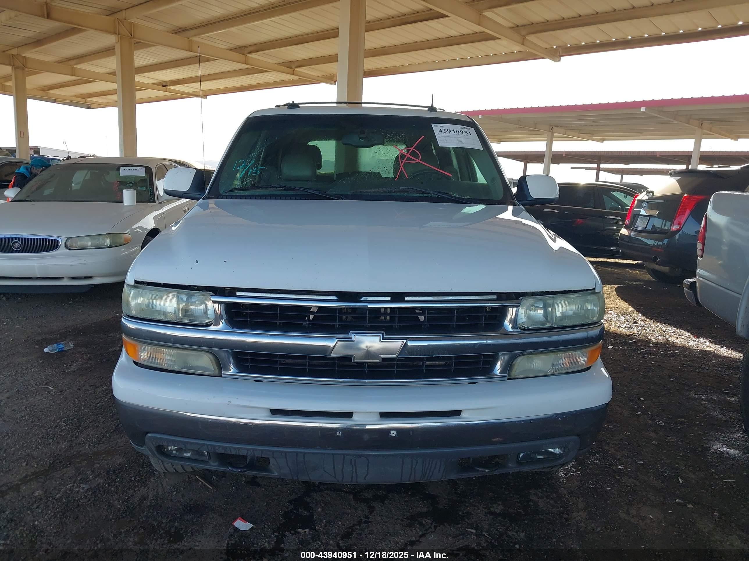 CHEVROLET TAHOE image 6